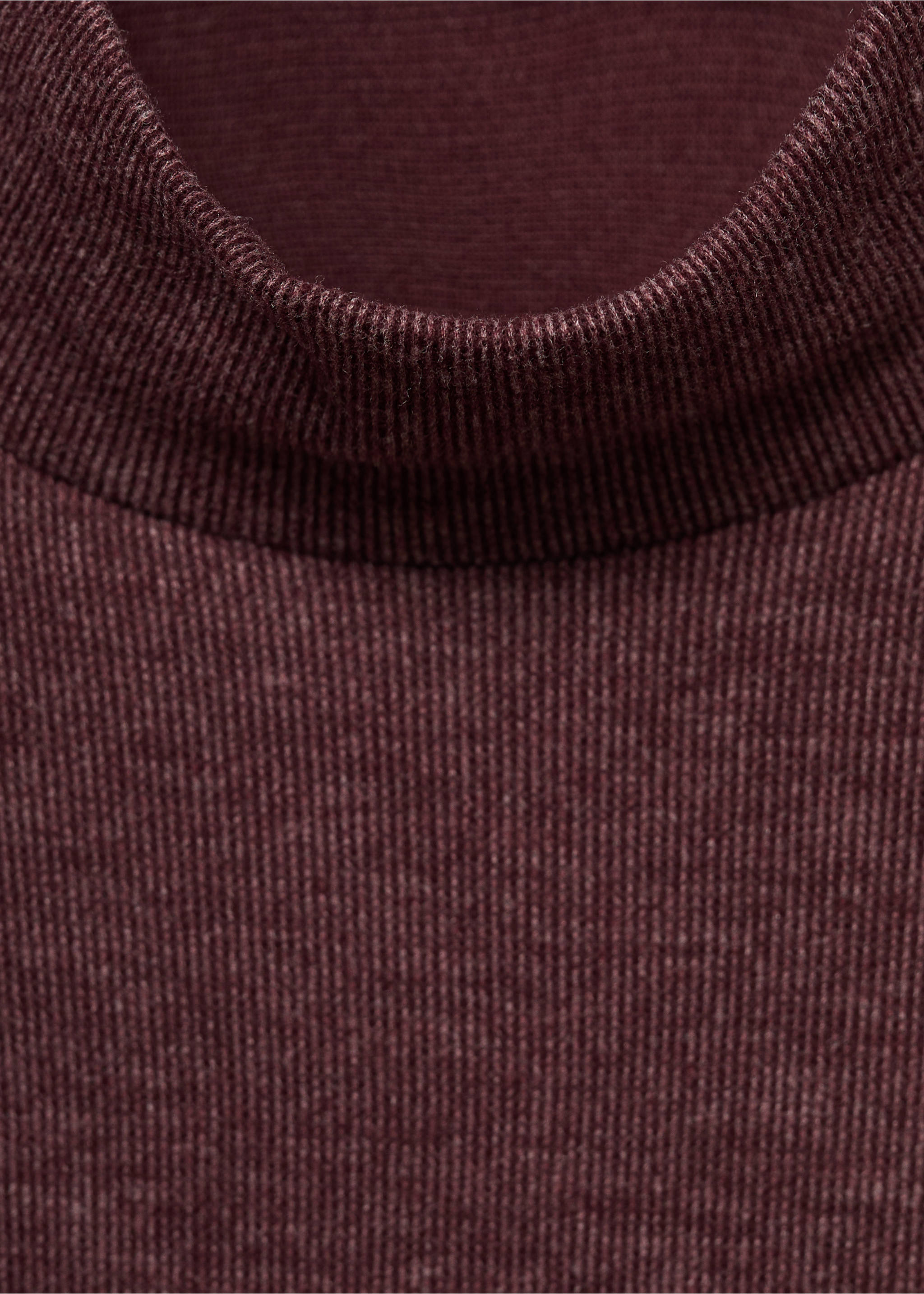 High collar T-shirt - Details of the article 8, Burgundy. Ref: 27001343-00.