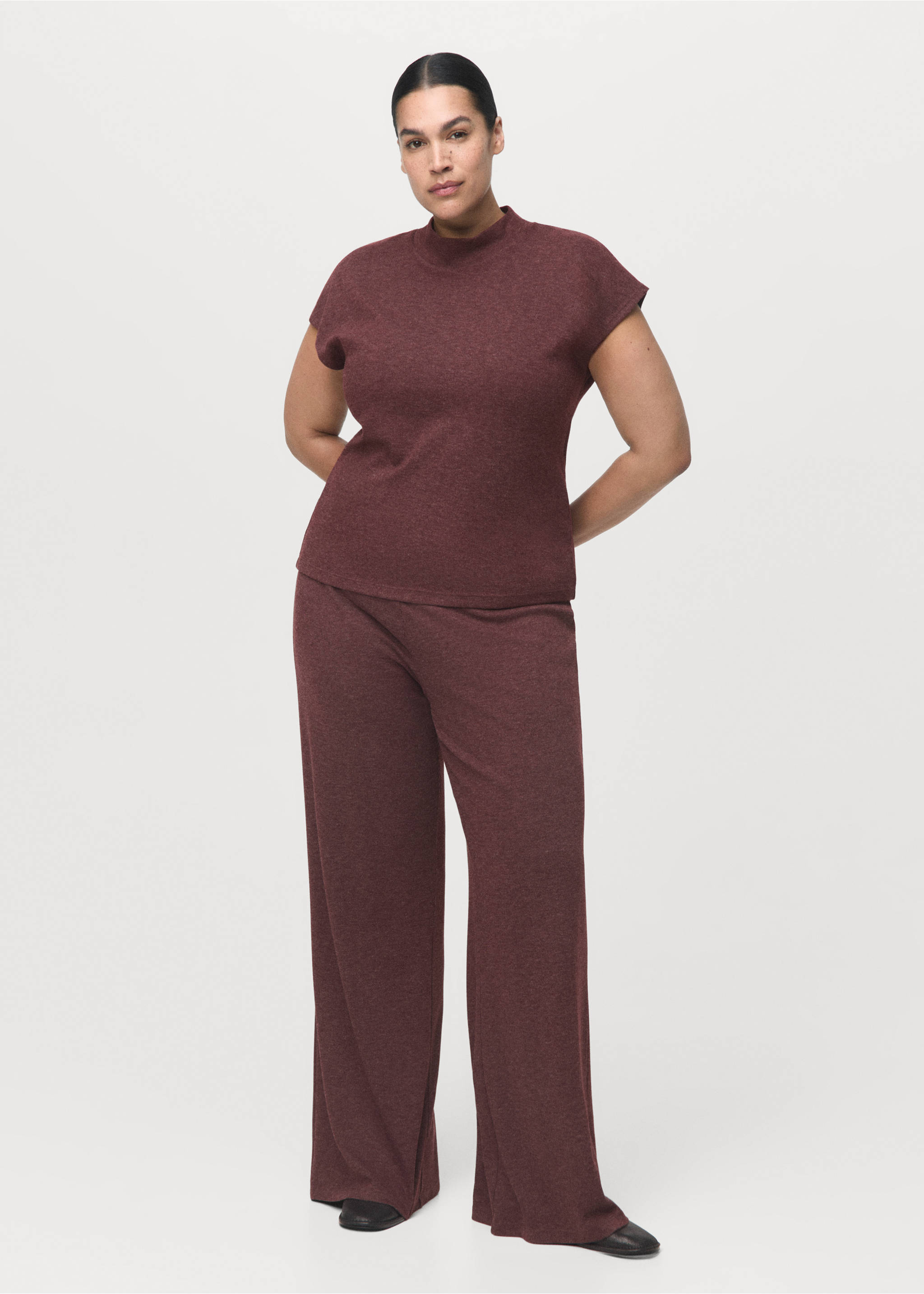 High collar T-shirt - Details of the article 6, Burgundy. Ref: 27001343-00.