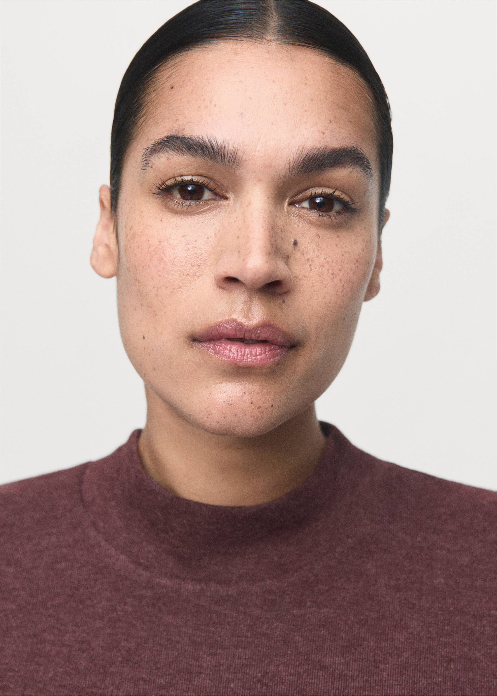 High collar T-shirt - Details of the article 4, Burgundy. Ref: 27001343-00.
