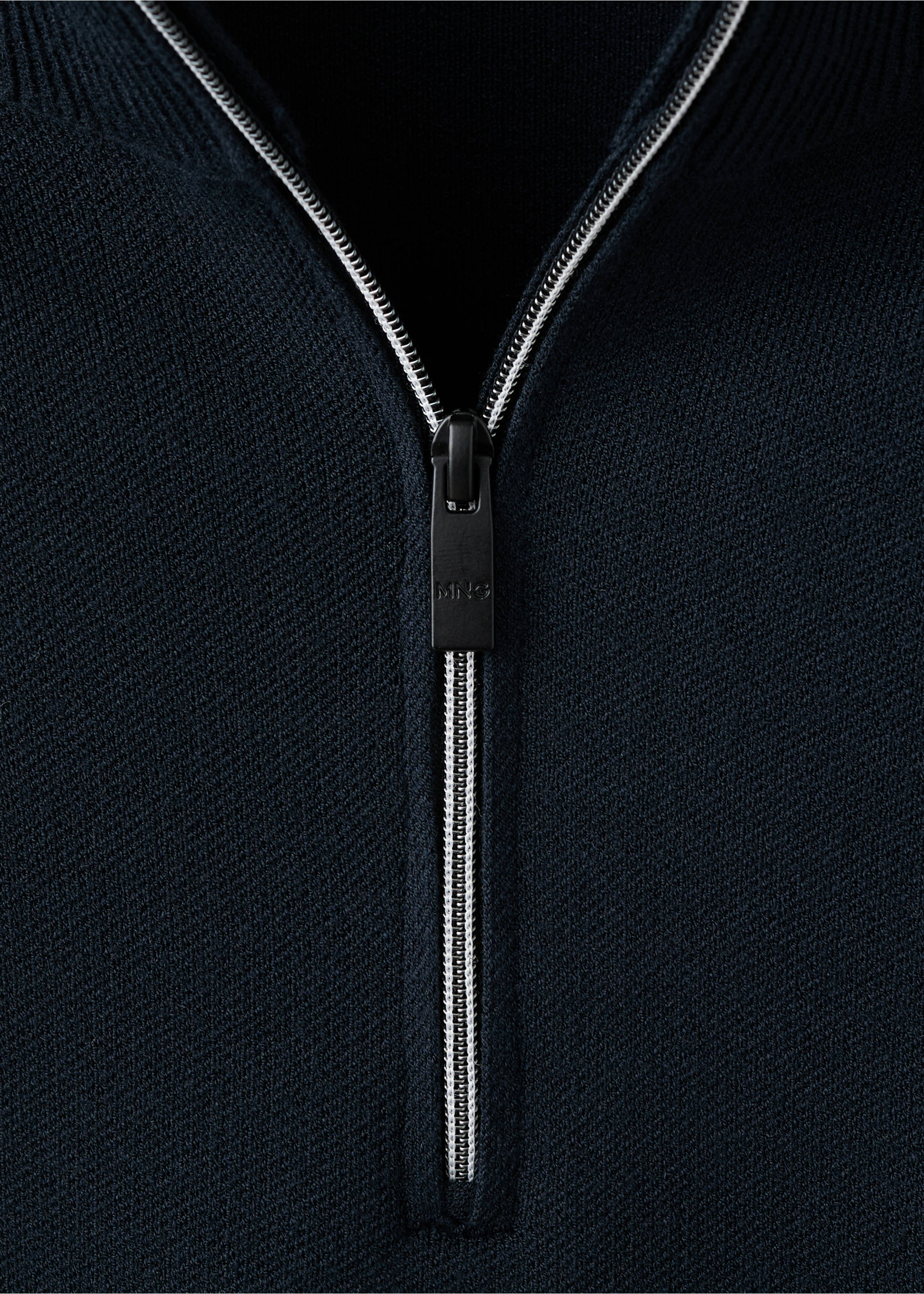 Pull confort extensible à zip - Détail de l'article 8, Bleu marine. Ref: 27004430-00.