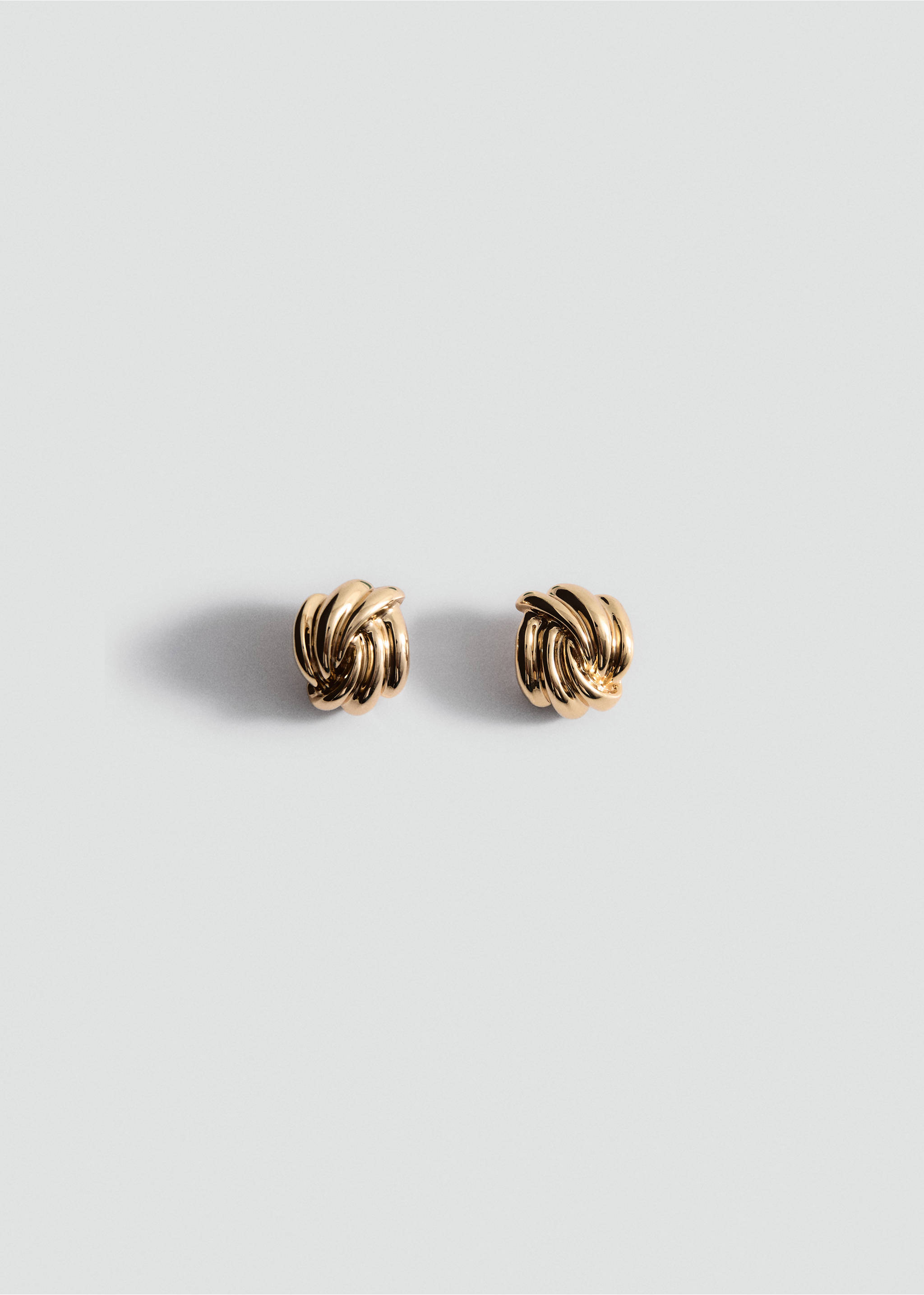 Gold-coloured knot earrings with a polished metallic finish., Gold. Ref: 27004445-00.