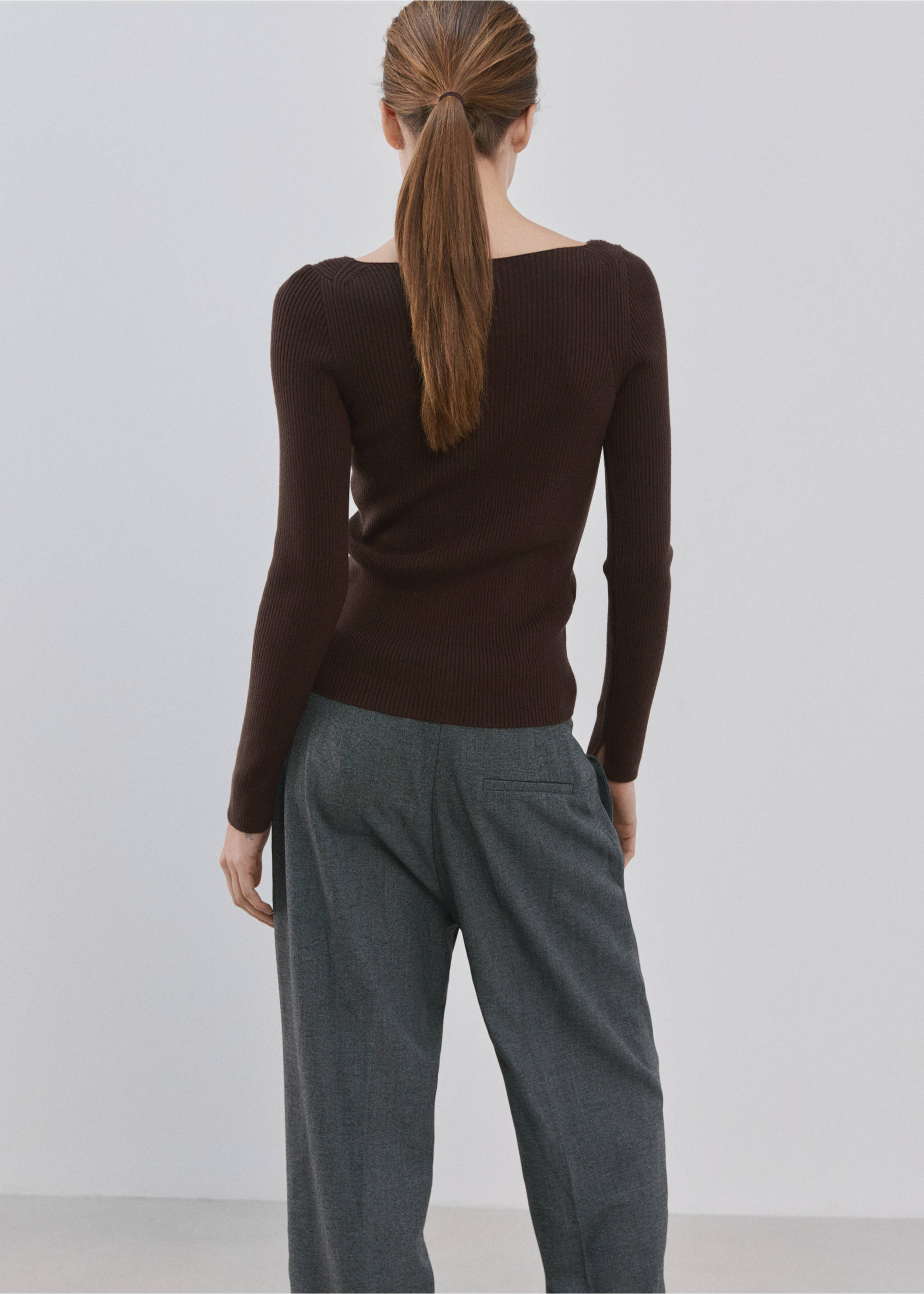 Boat-neck knitted sweater - Reverse of the article, Chocolate. Ref: 27004783-00.