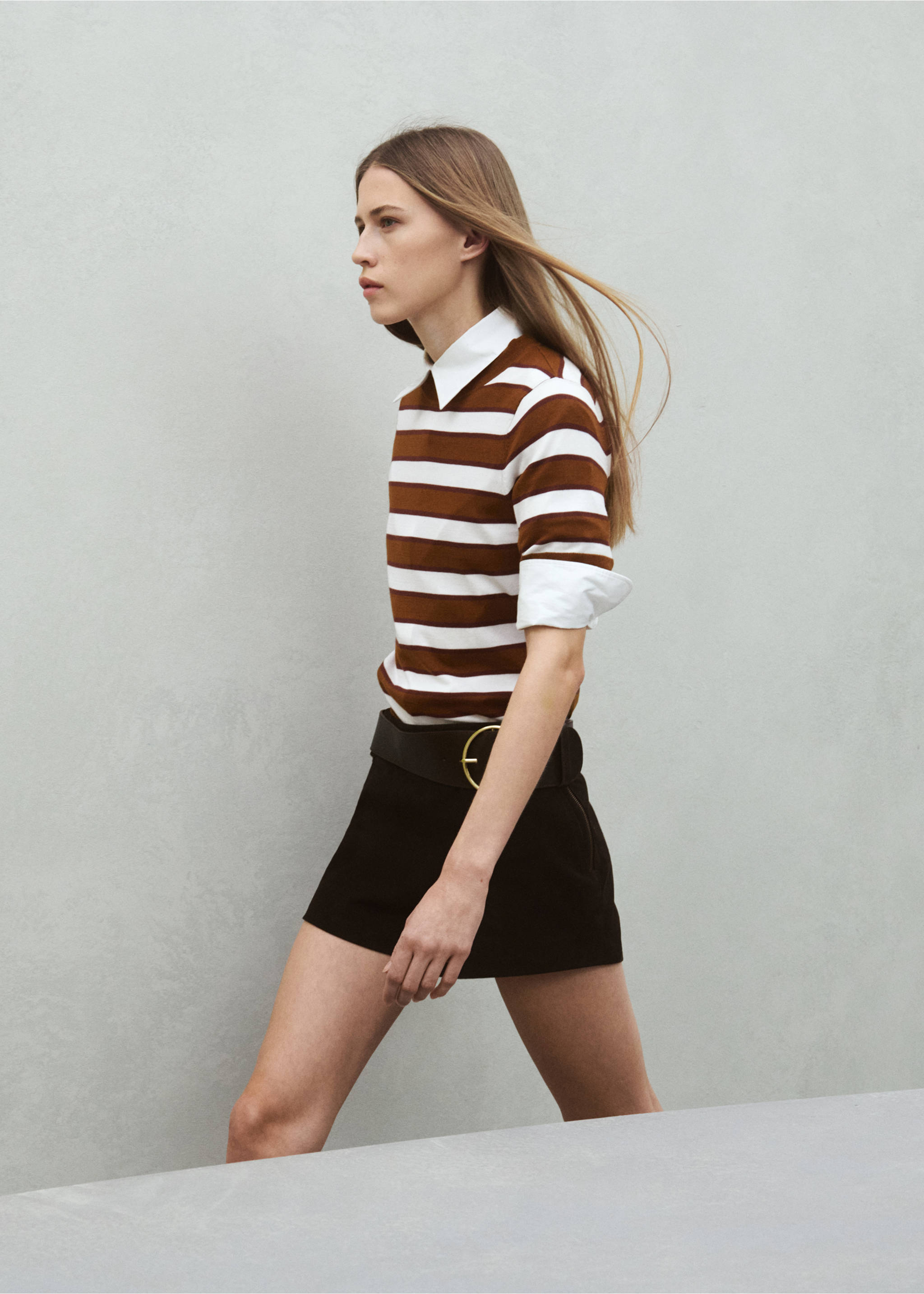 Short-sleeved knitted sweater - Details of the article 1, Caramel. Ref: 27004784-00.