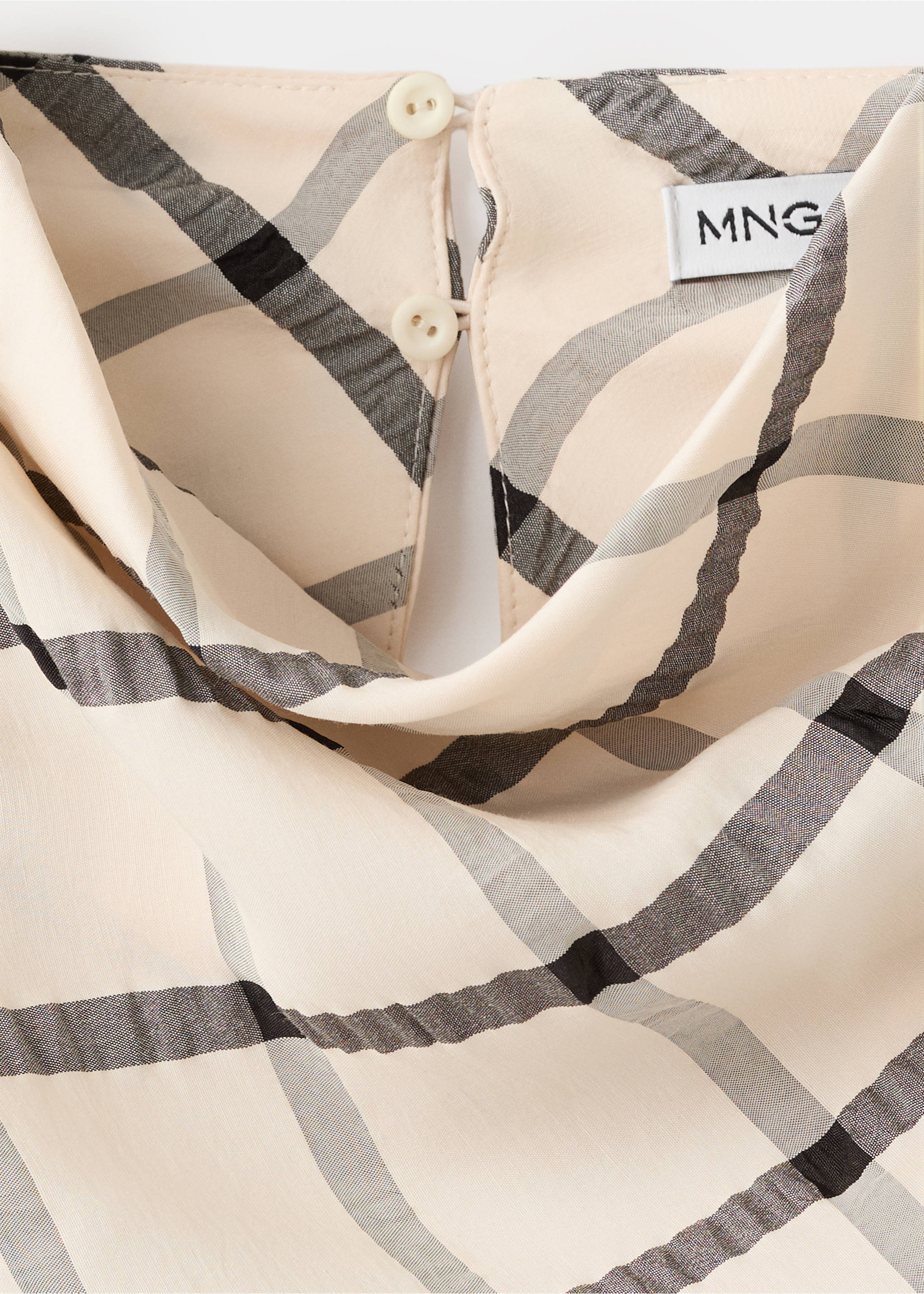 Detail of the back neckline and brand label on a beige checked dress., Ecru. Ref: 27009100-00.