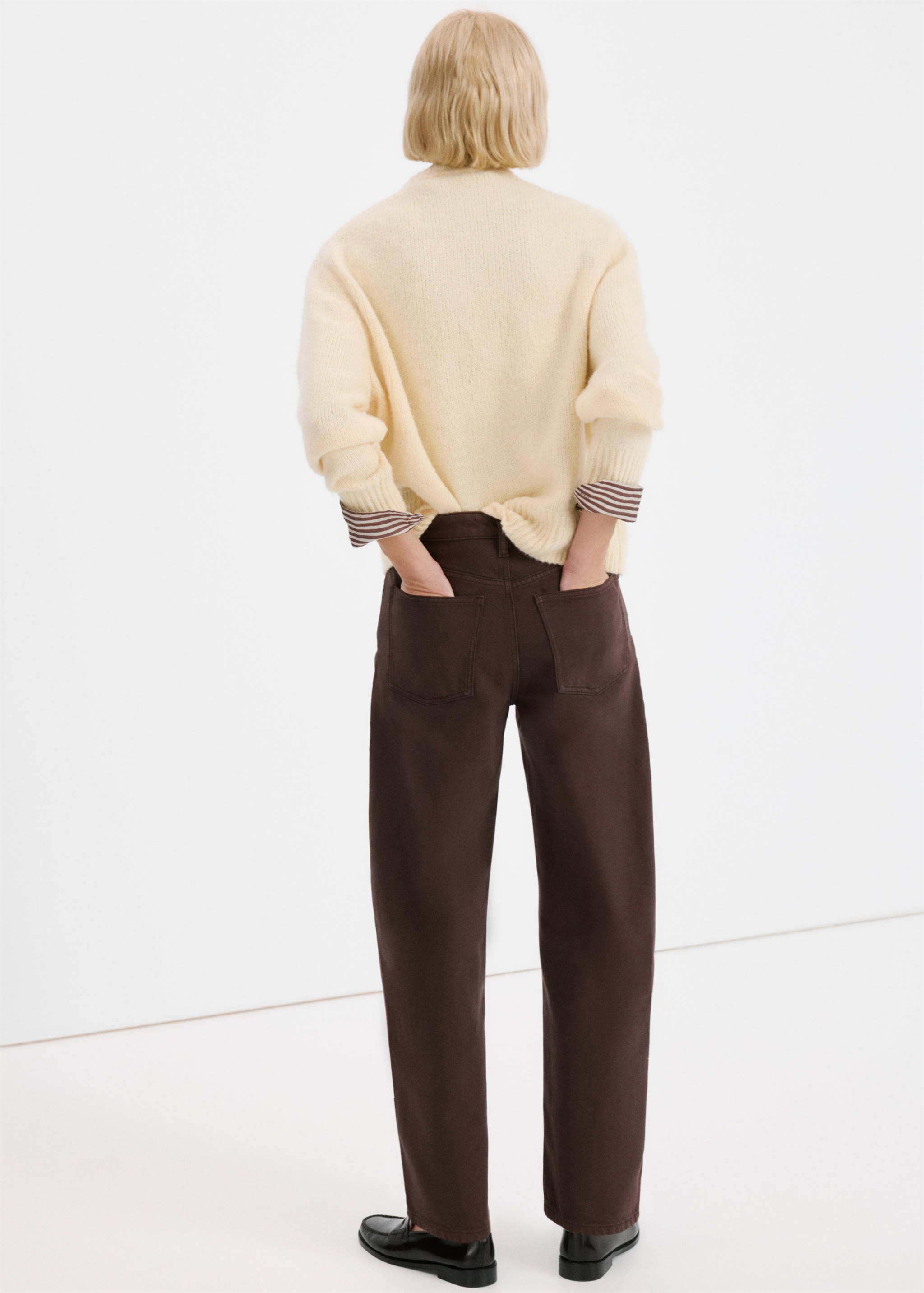 Barrel-Jeans mit hoher Taille - Rückseite des Artikels