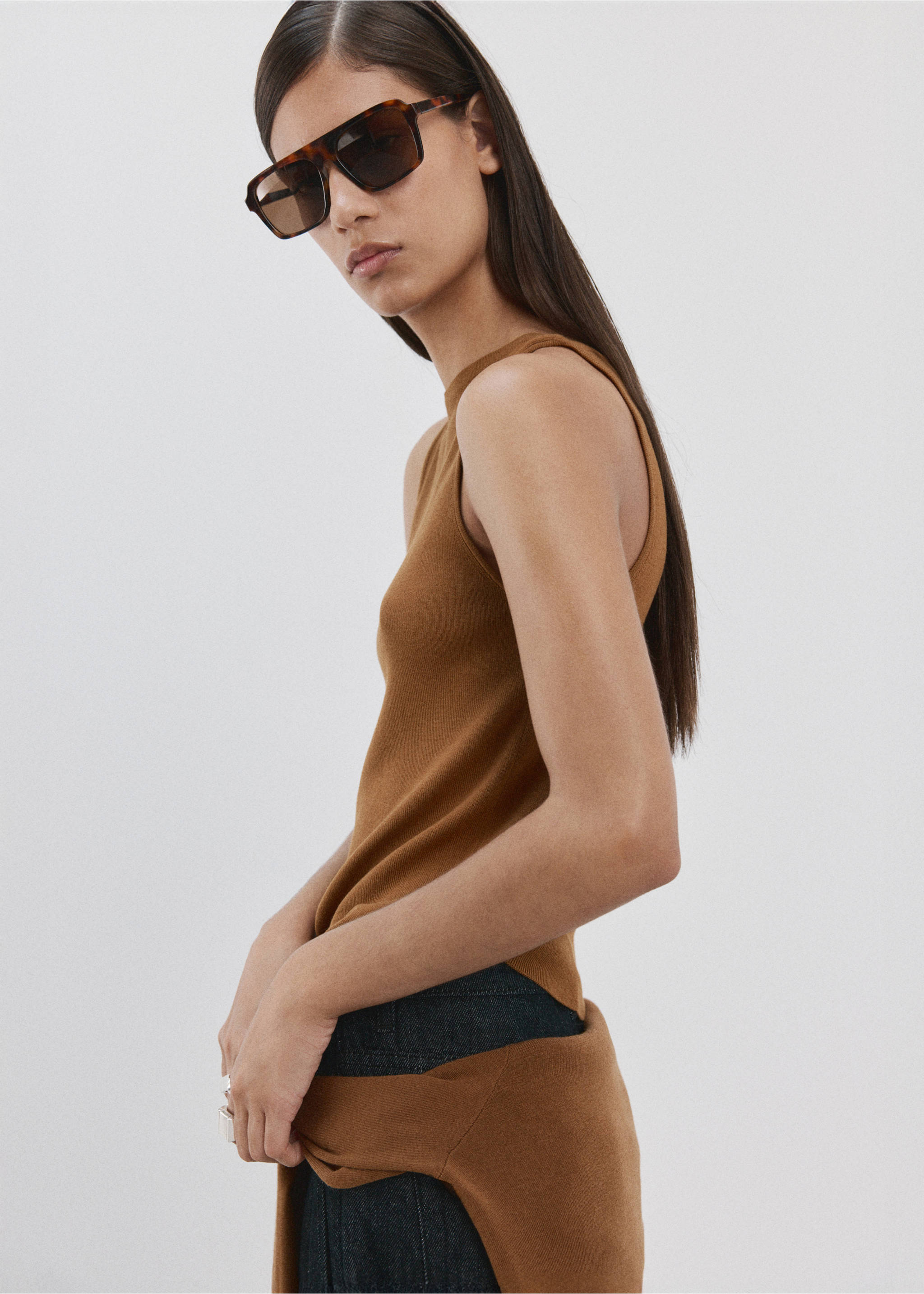 Fine-knit top - Details of the article 2, Caramel. Ref: 27015821-00.