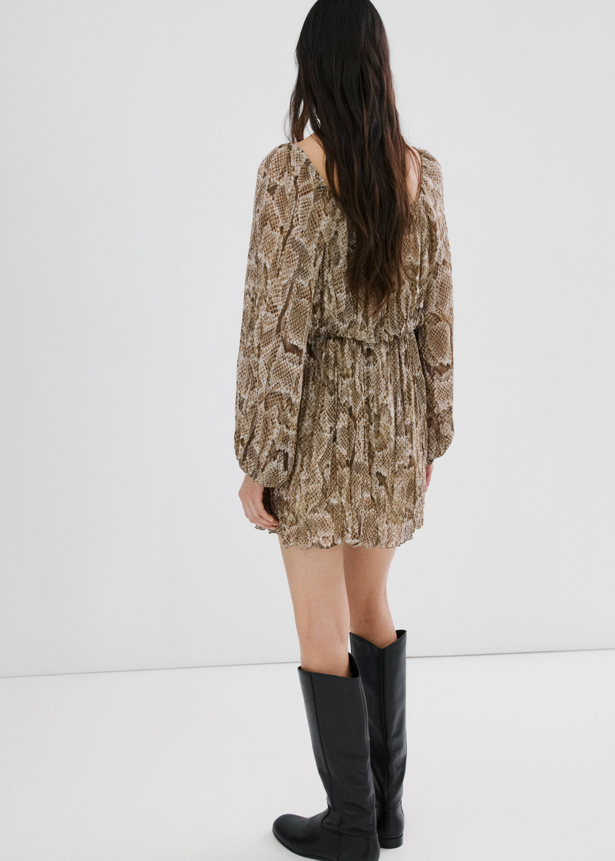 Flowy animal print dress - Reverse of the article