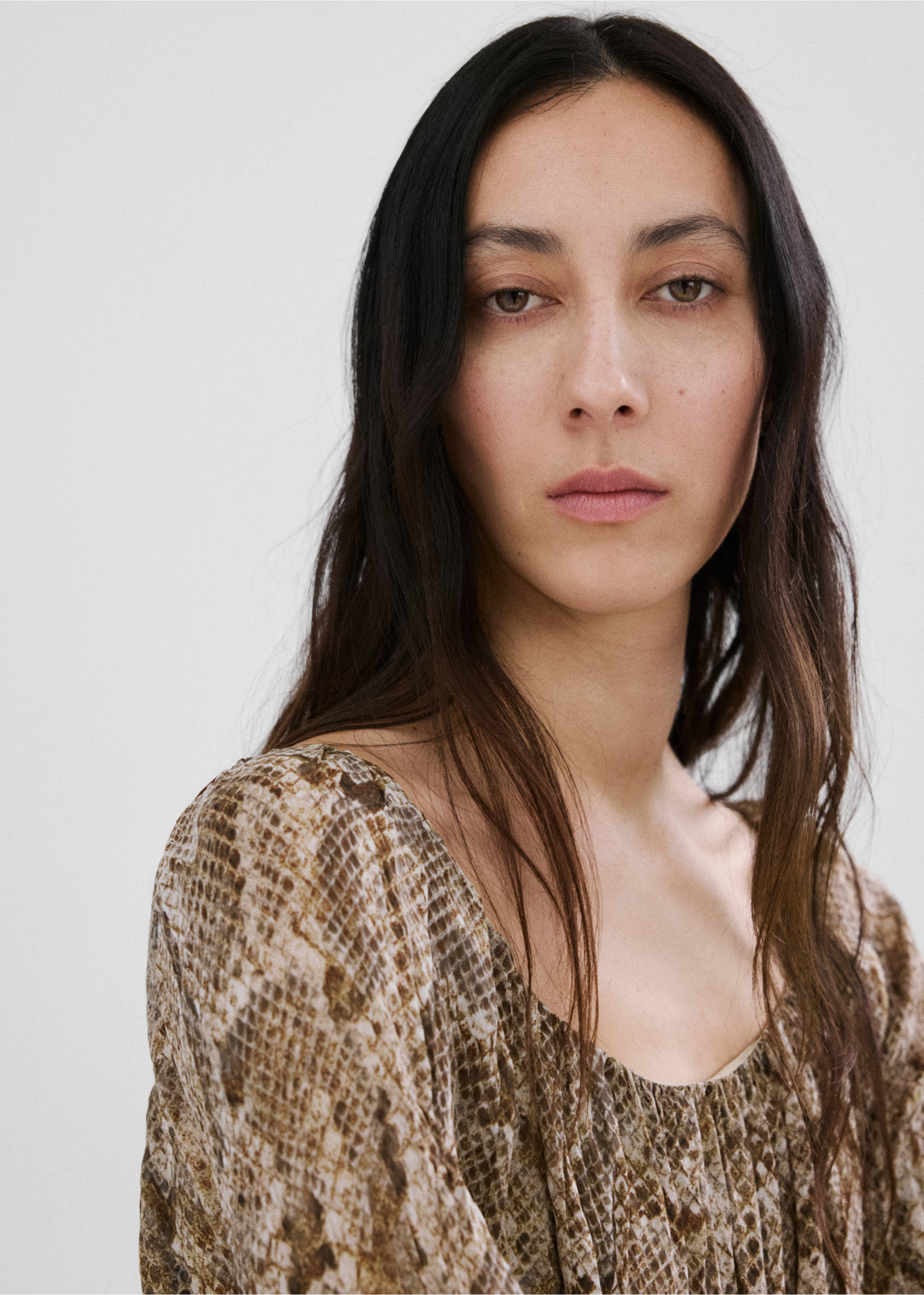 Flowy animal print dress - Details of the article 1, Khaki. Ref: 27016007-00.