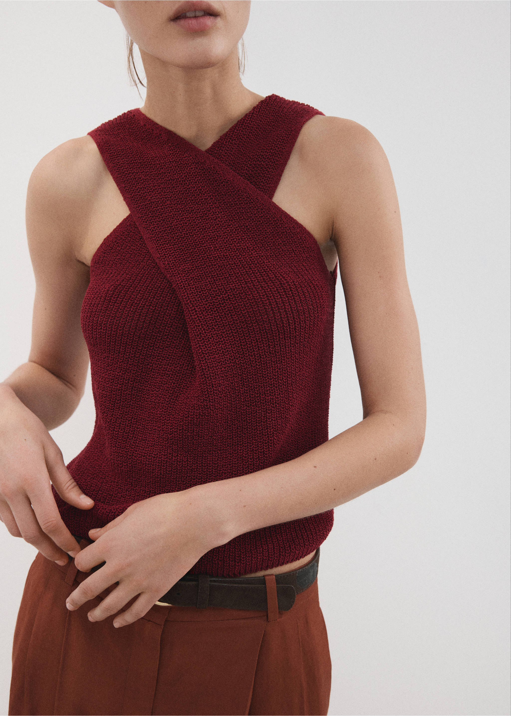 Knitted wrap top - Details of the article 1, Maroon. Ref: 27017172-00.