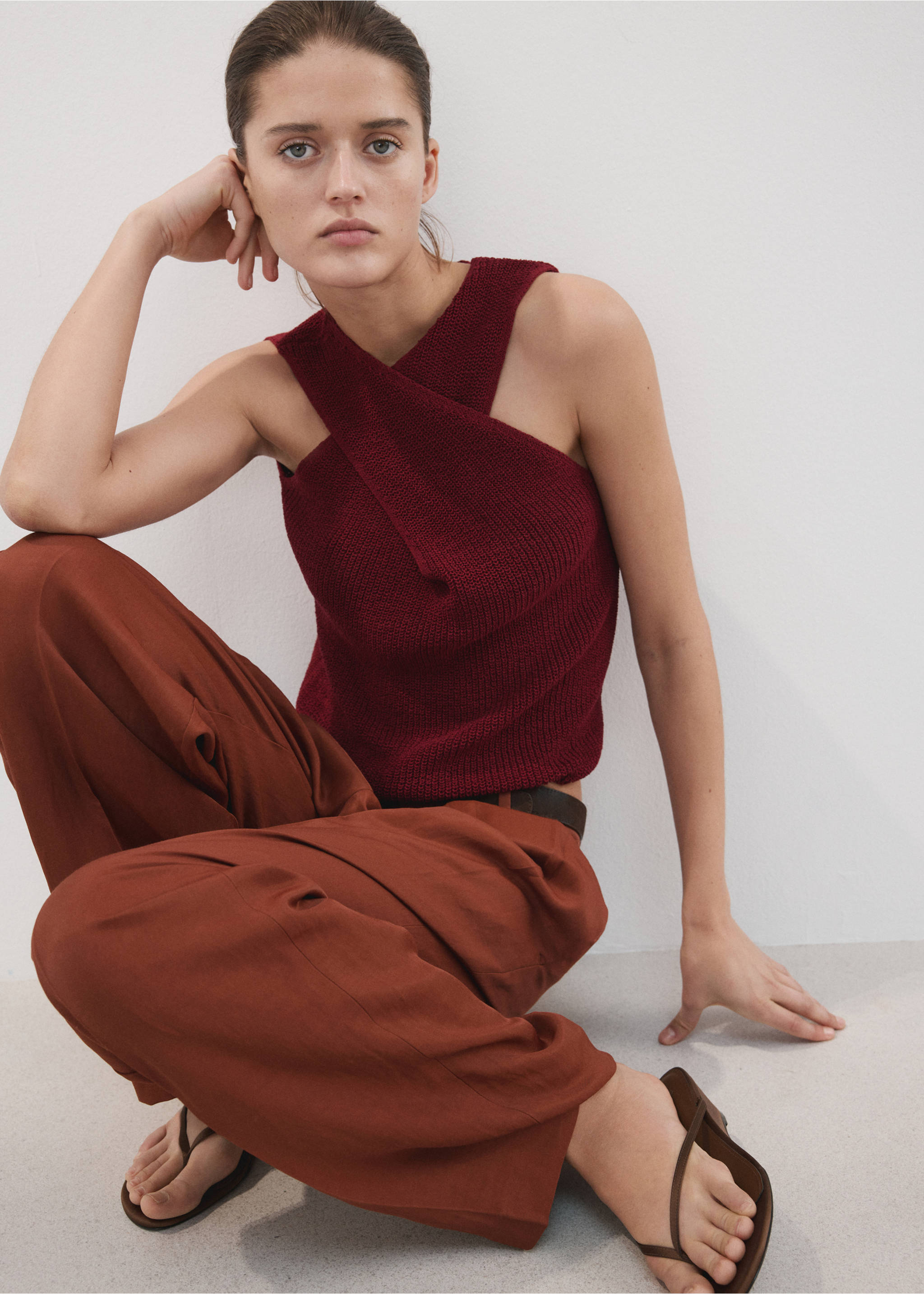 Knitted wrap top - Details of the article 3, Maroon. Ref: 27017172-00.