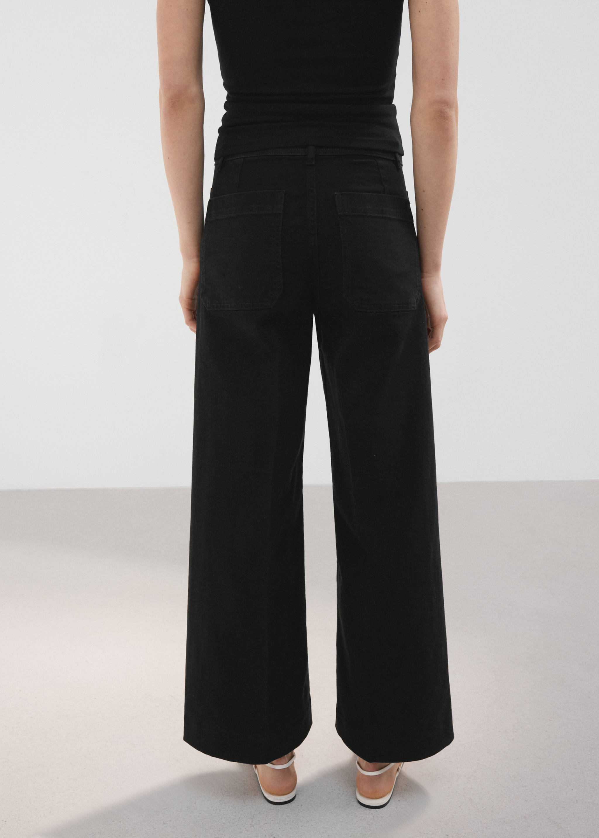 Wide leg jeans with pockets - Reverse of the article