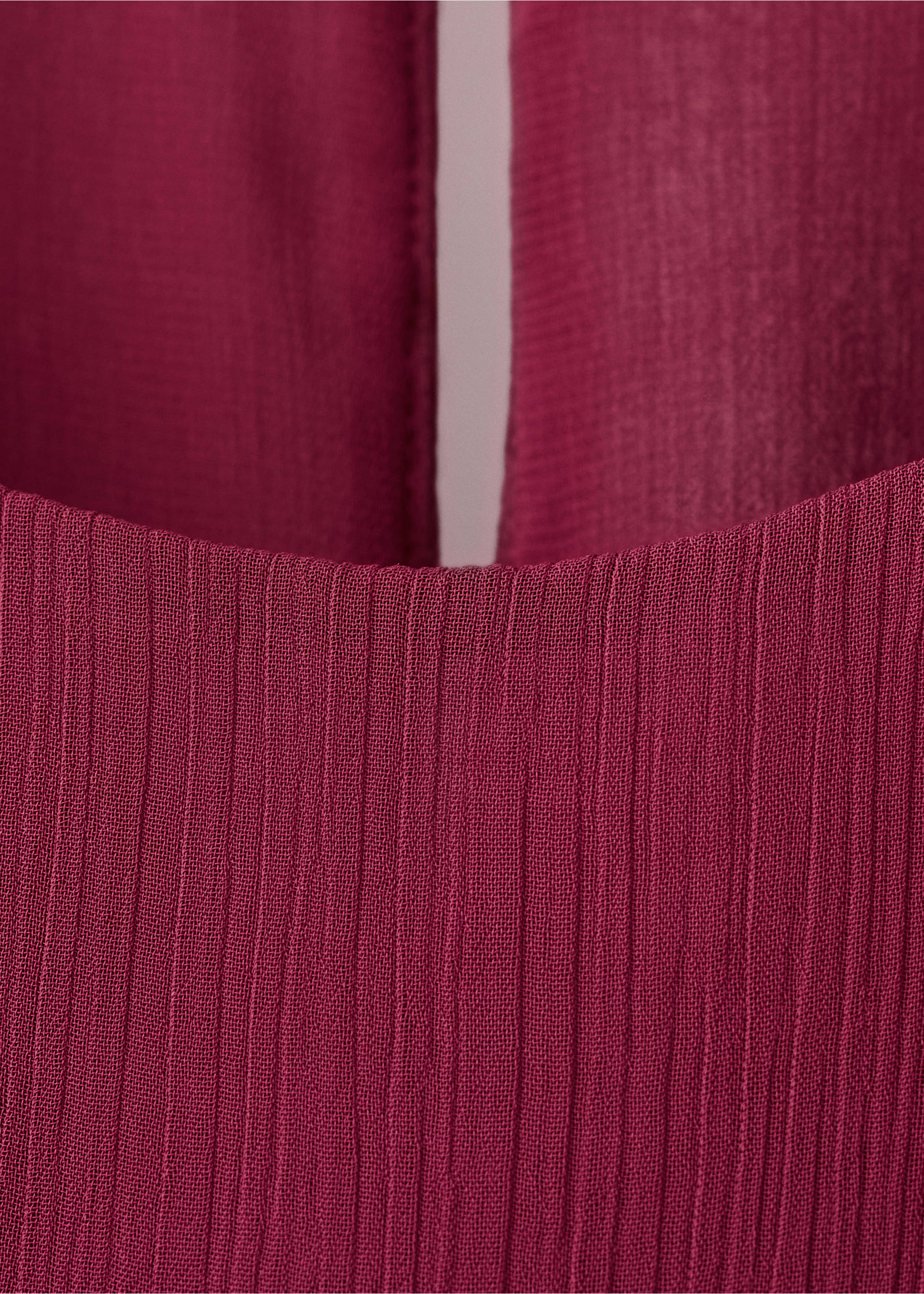Burgundy blouse fabric texture close-up, Purple. Ref: 27021541-00.