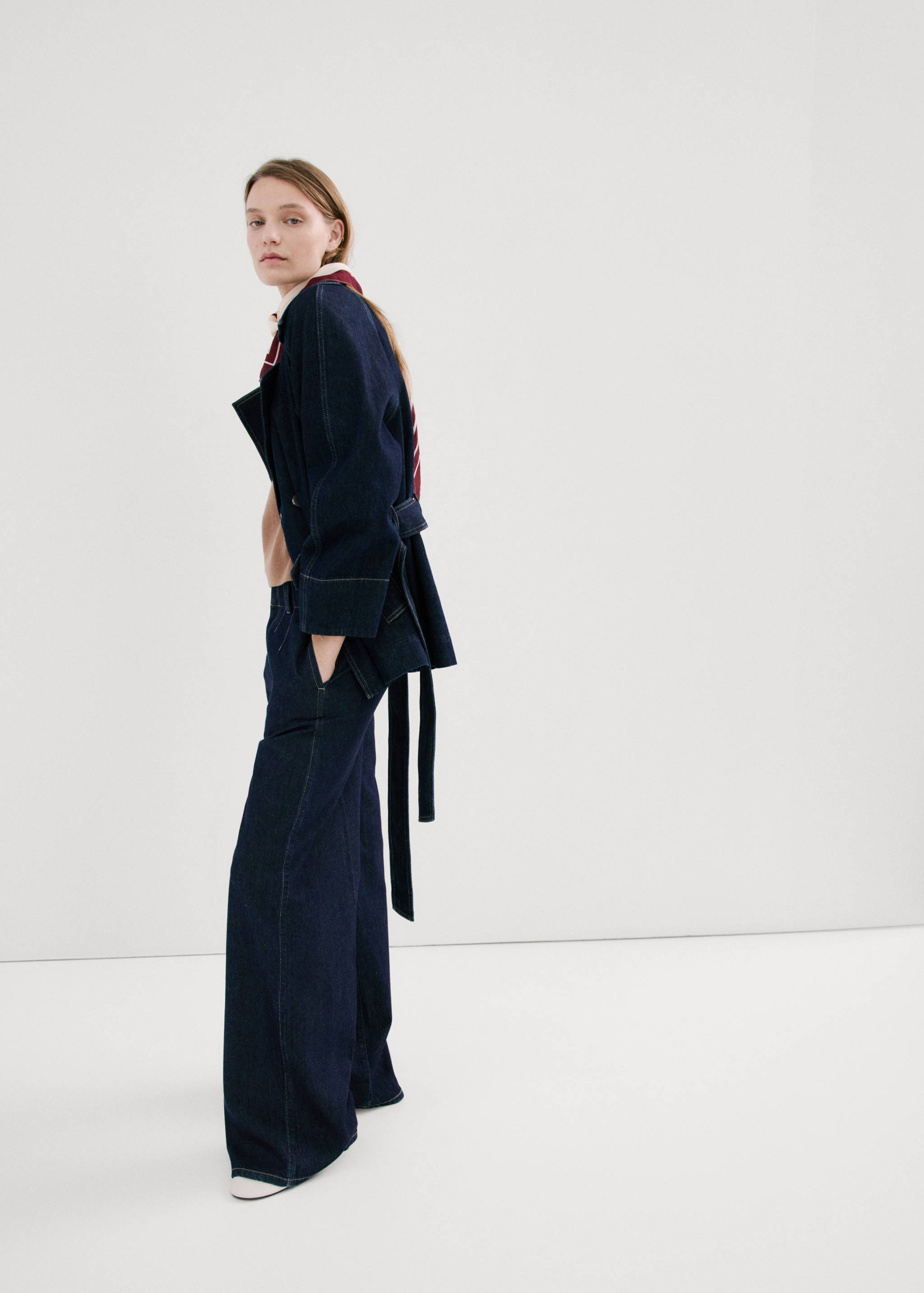Wide leg mid-rise jeans - Details of the article 2