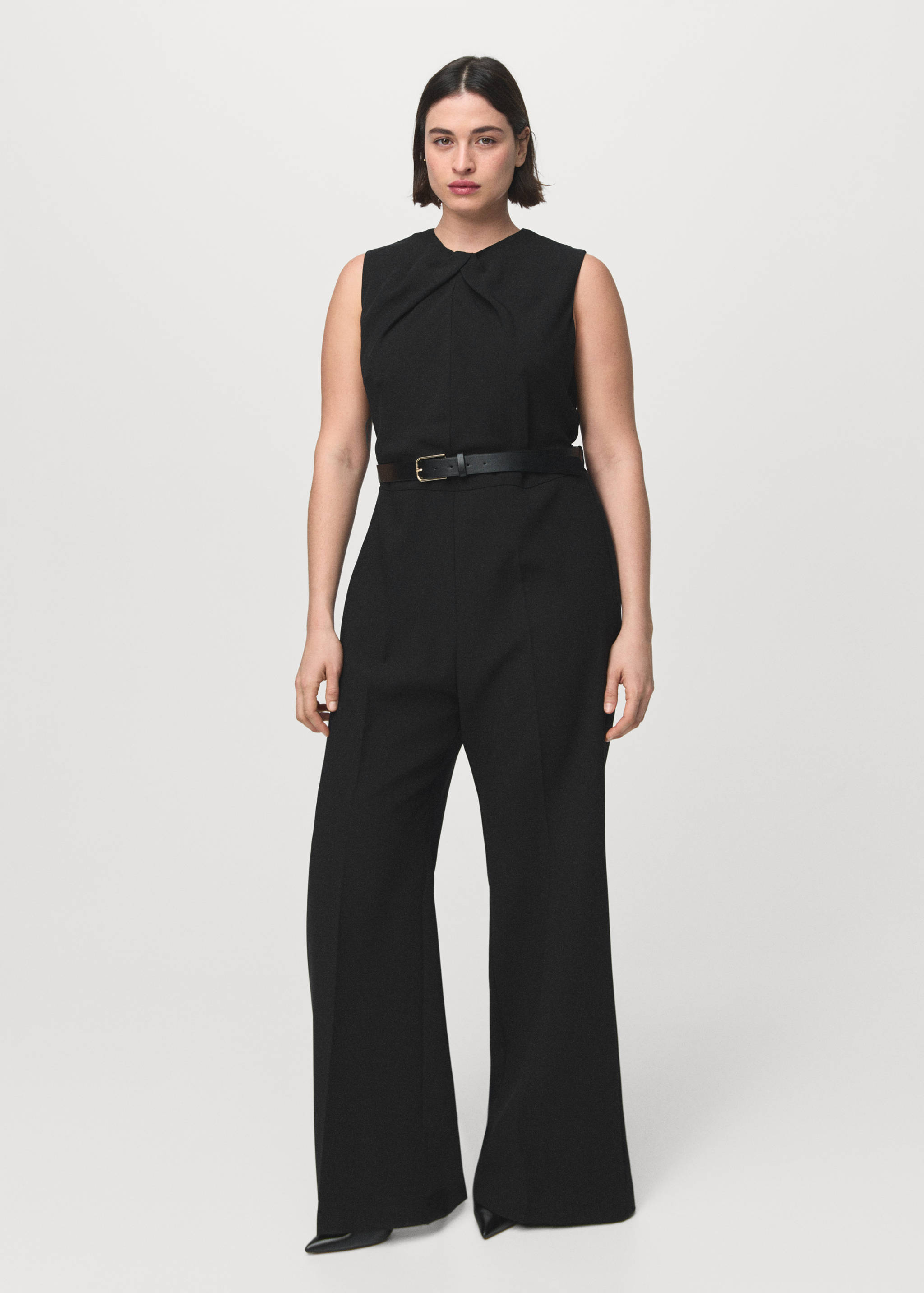 Jumpsuit mit drapiertem Detail und Gürtel - Detail des Artikels 6