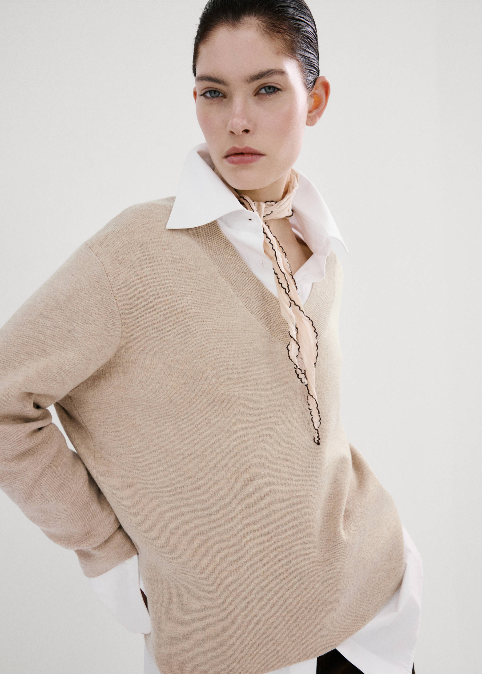 Jersei punt coll punta - Pla mig, Gris clar/pastel. Ref: 27024090-00.