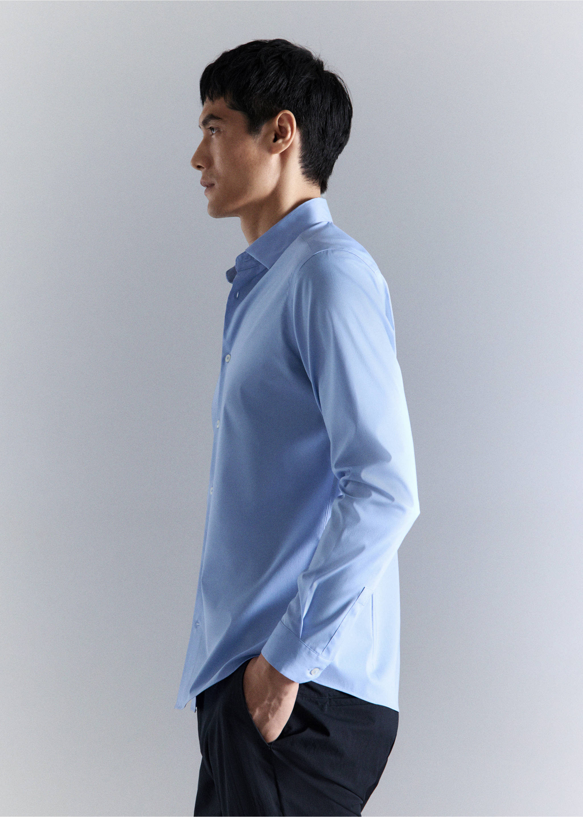 Light blue long-sleeved shirt with a classic collar and button placket., China Blue. Ref: 27024424-00.