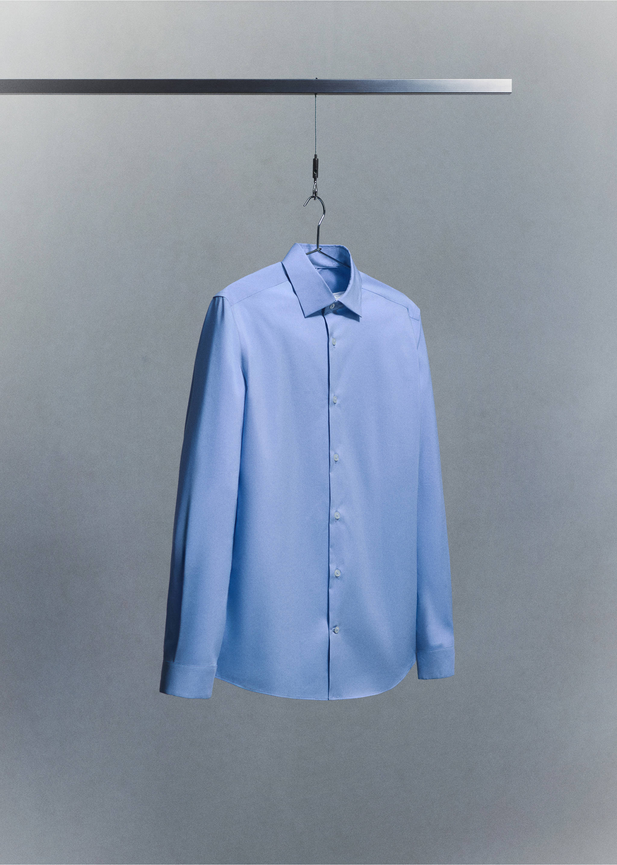 Light blue long-sleeve shirt with a point collar and button placket., China Blue. Ref: 27024424-00.