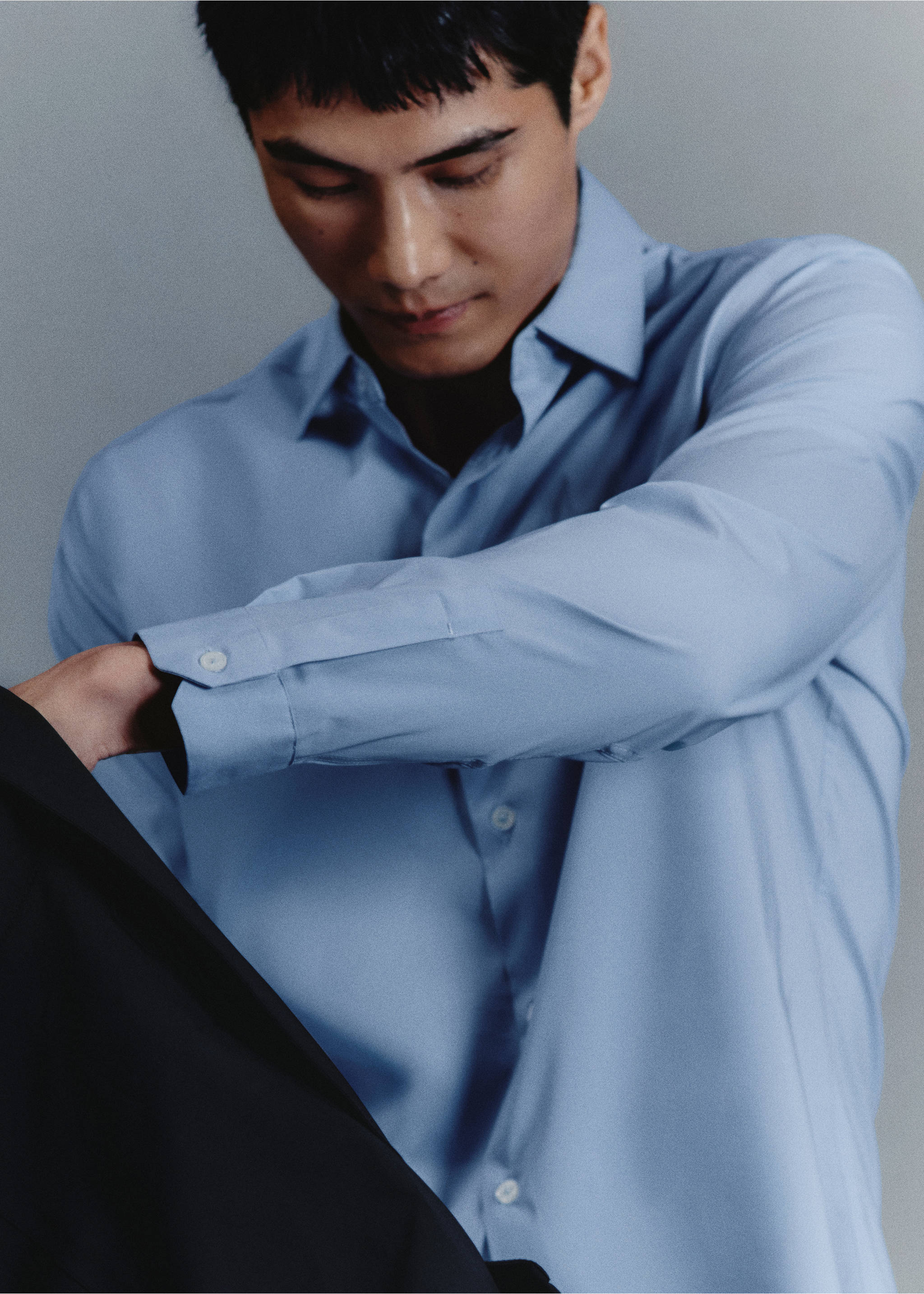 Light blue long-sleeved shirt with a classic collar., China Blue. Ref: 27024424-00.