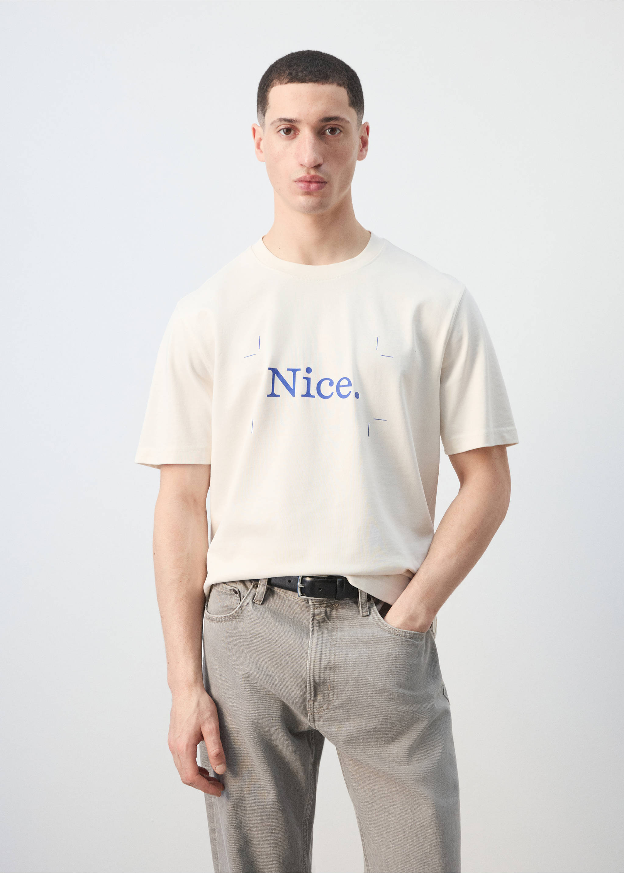 Ecru short-sleeved t-shirt with a round neck and blue 'Nice.' print., Off White. Ref: 27025993-00.