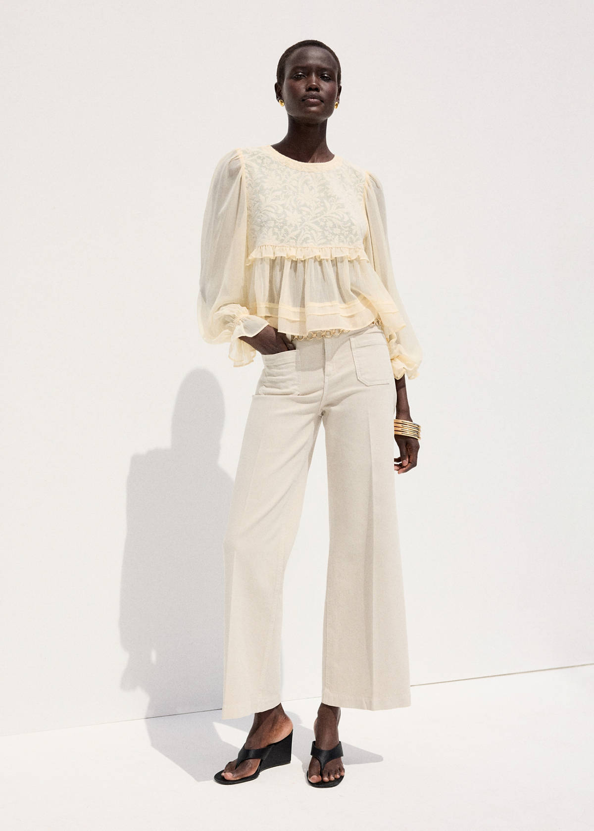 Wide leg jeans with pockets