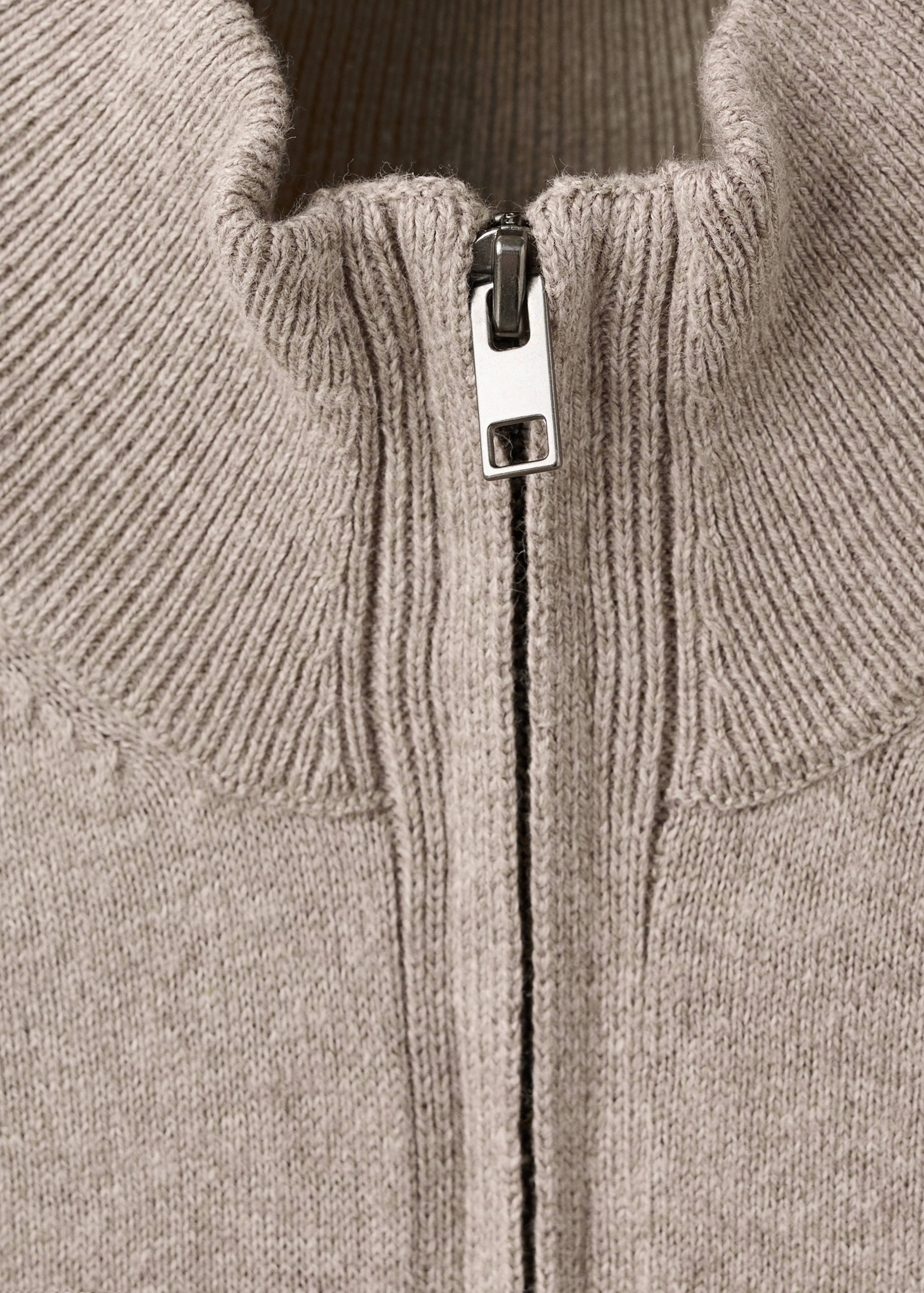 Pullover mit Zip-Kragen - Detail des Artikels 8