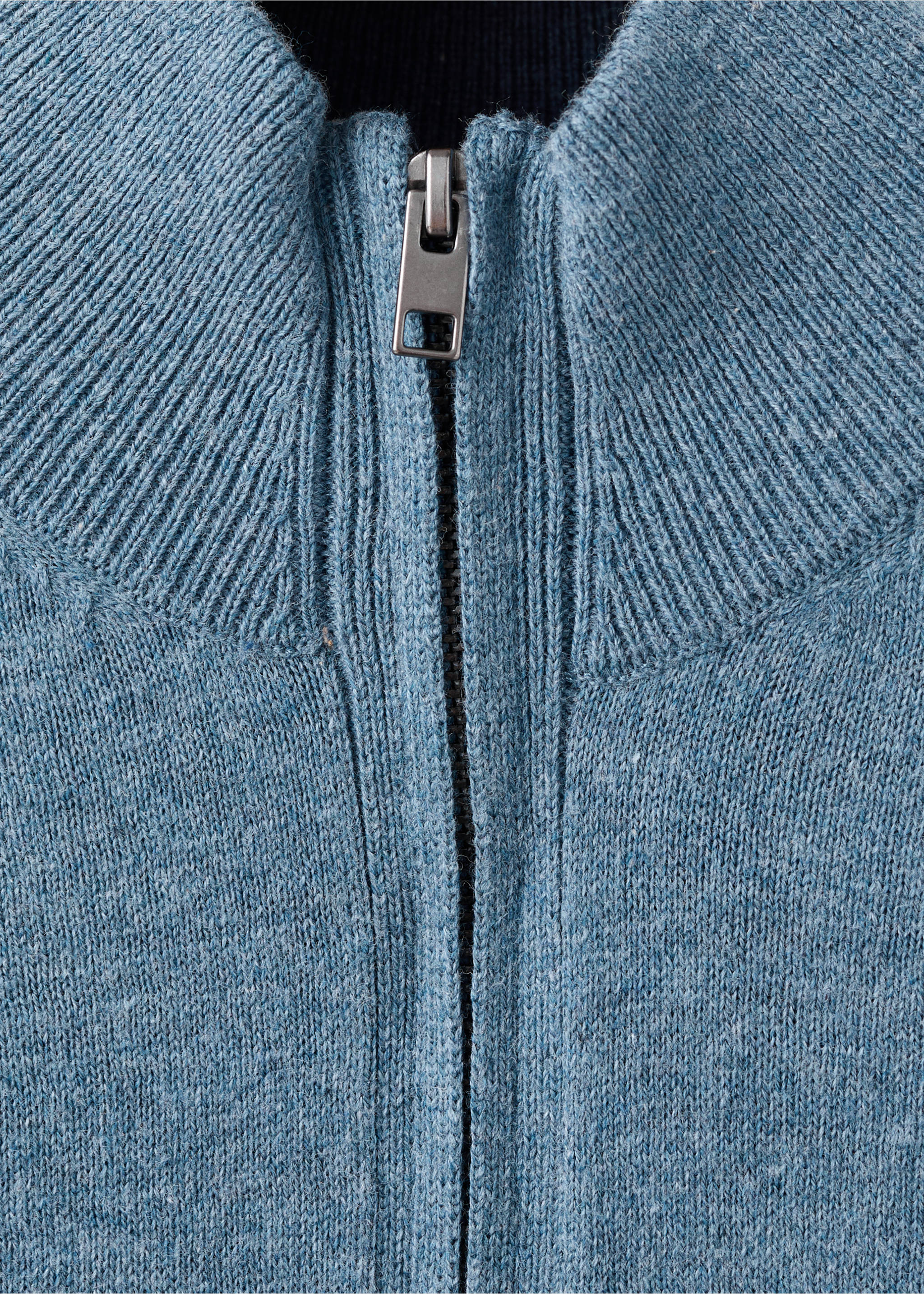 Pullover mit Zip-Kragen - Detail des Artikels 8, Blau. Ref: 27031259-00.