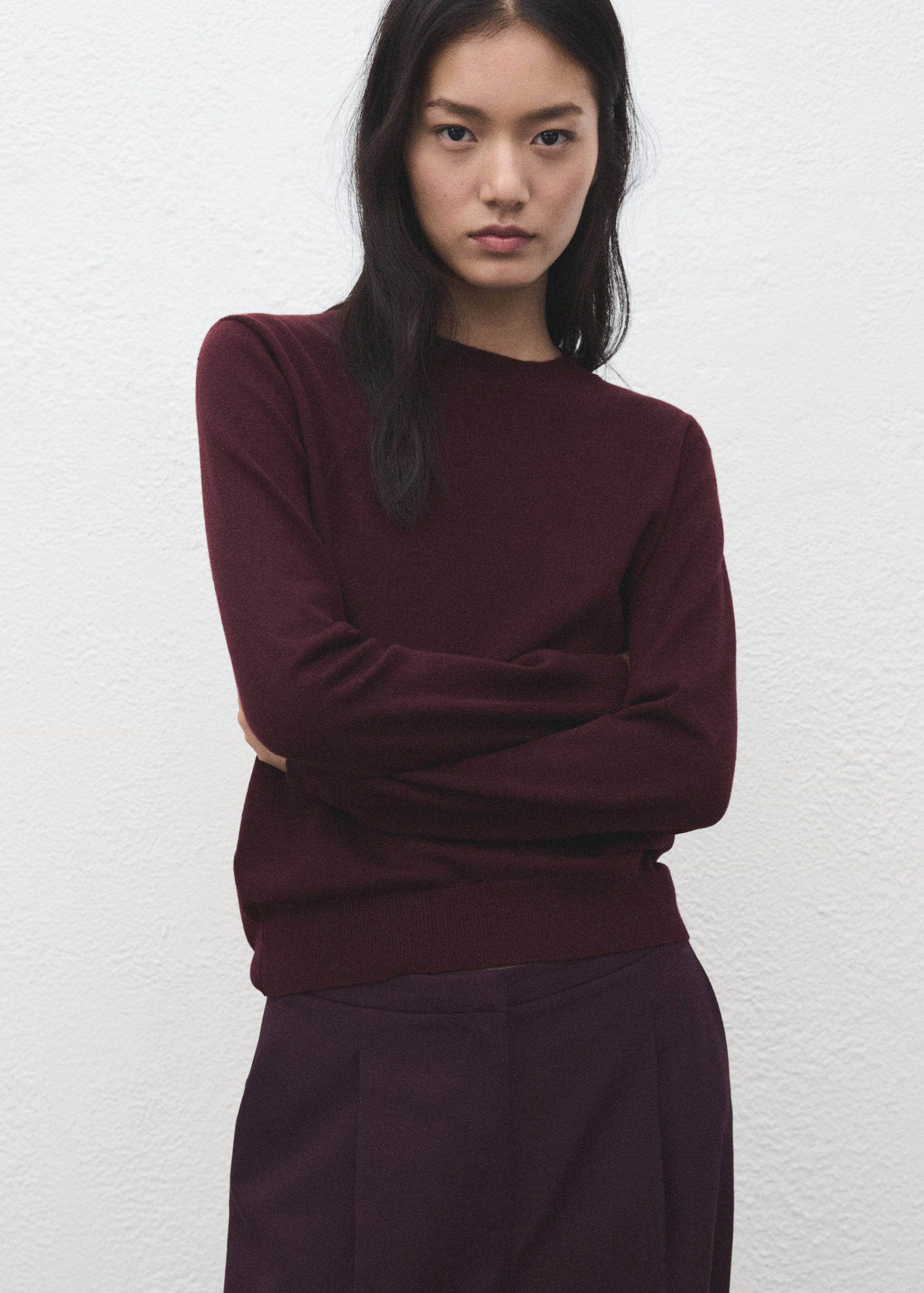 Wide leg mid-rise pleated trousers - Details of the article 1