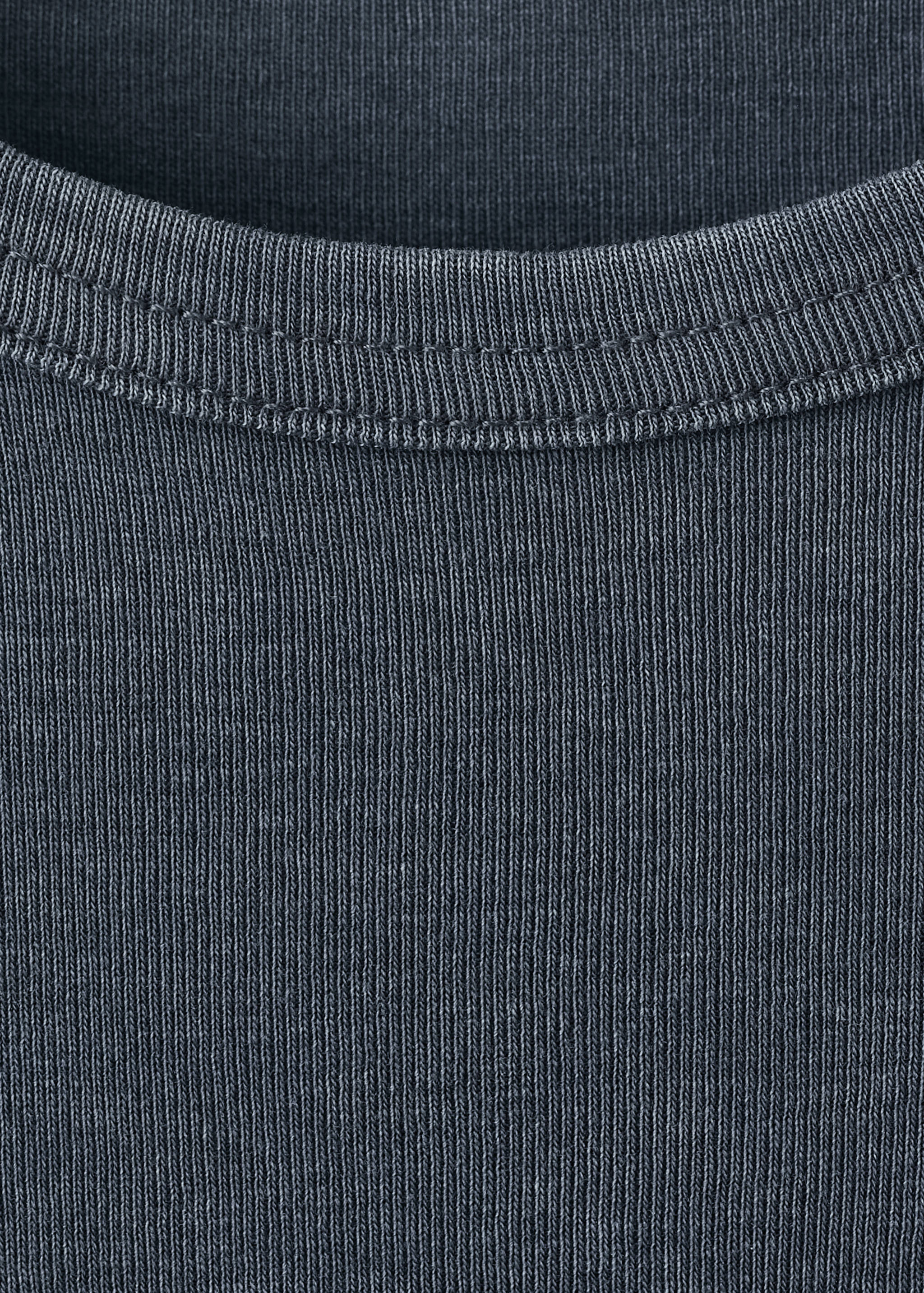 Washed-effect cotton t-shirt - Details of the article 8