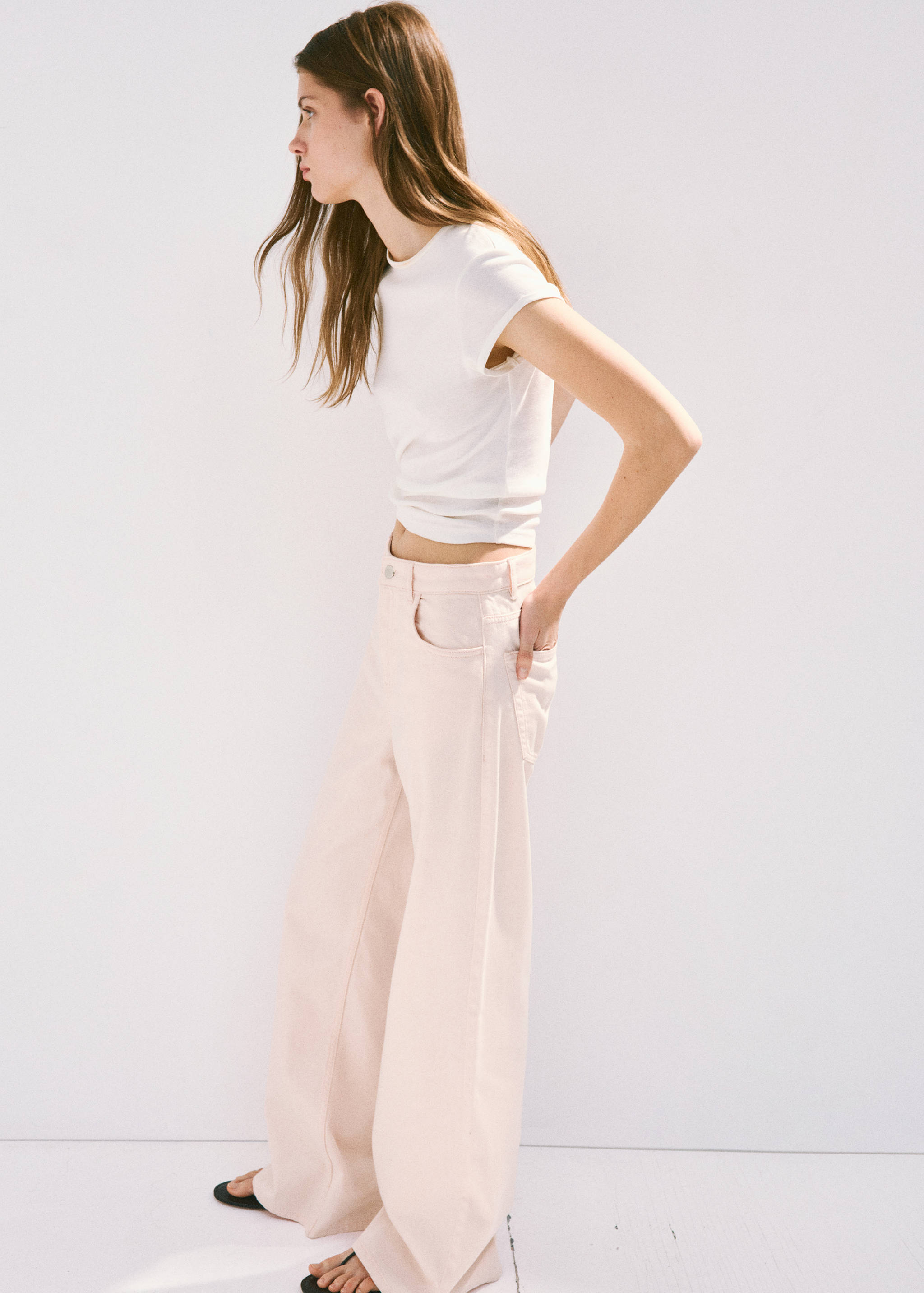 Wide leg mid-rise jeans - Details of the article 3