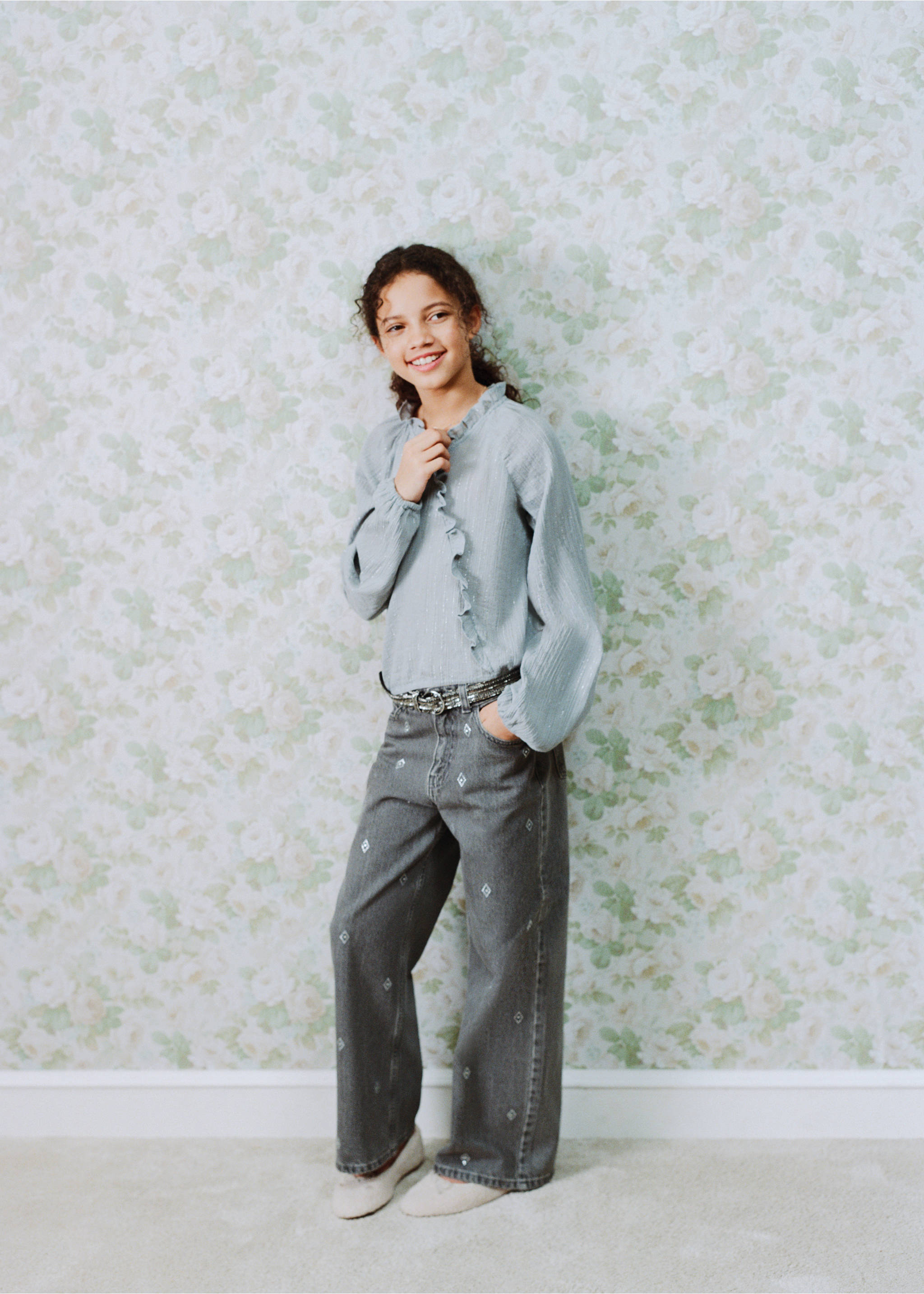 Jean large à strass - Plan général, Gris denim. Ref: 27041171-00.