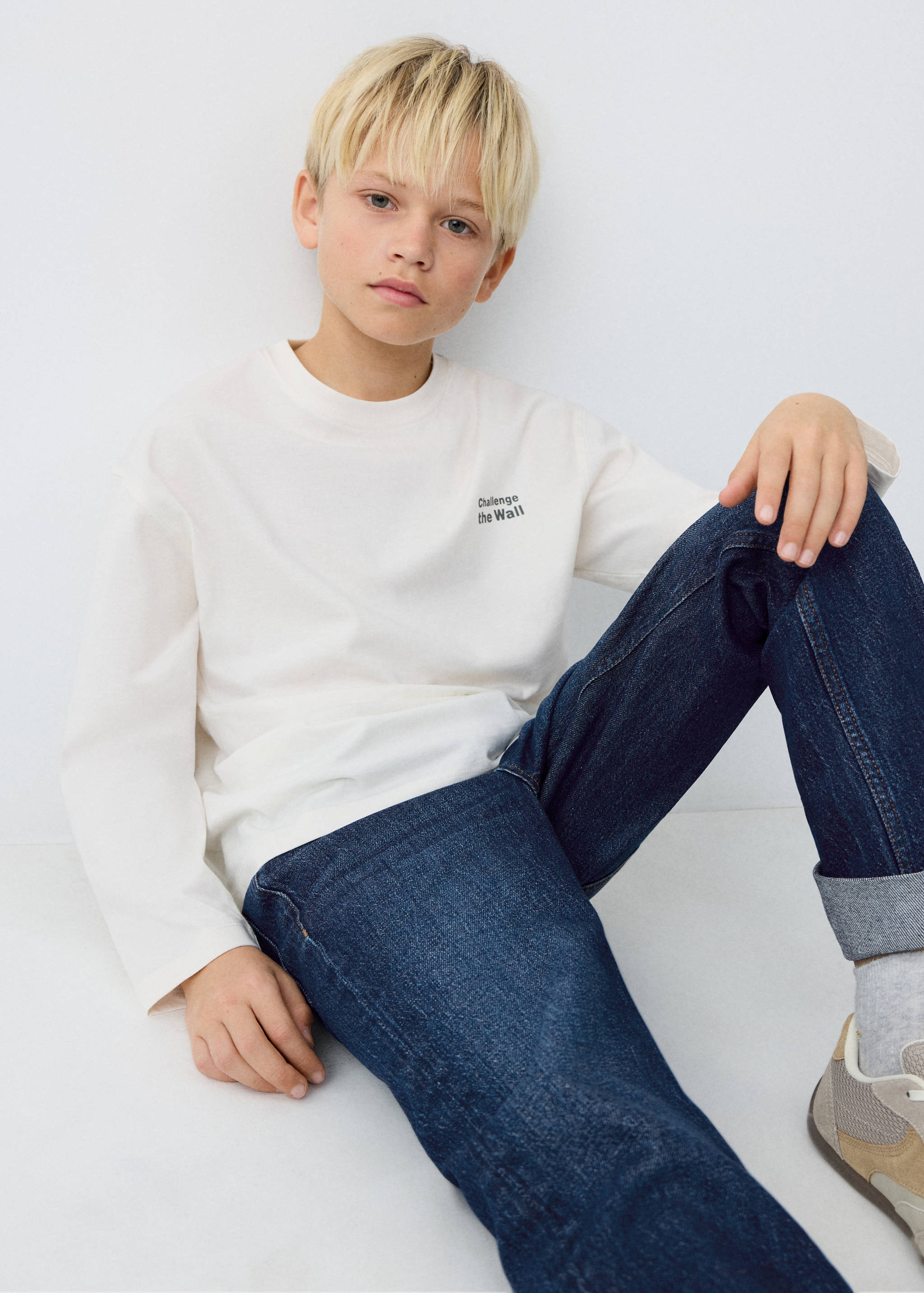 Gerade Jeans mit Umschlag - Mittlere Ansicht