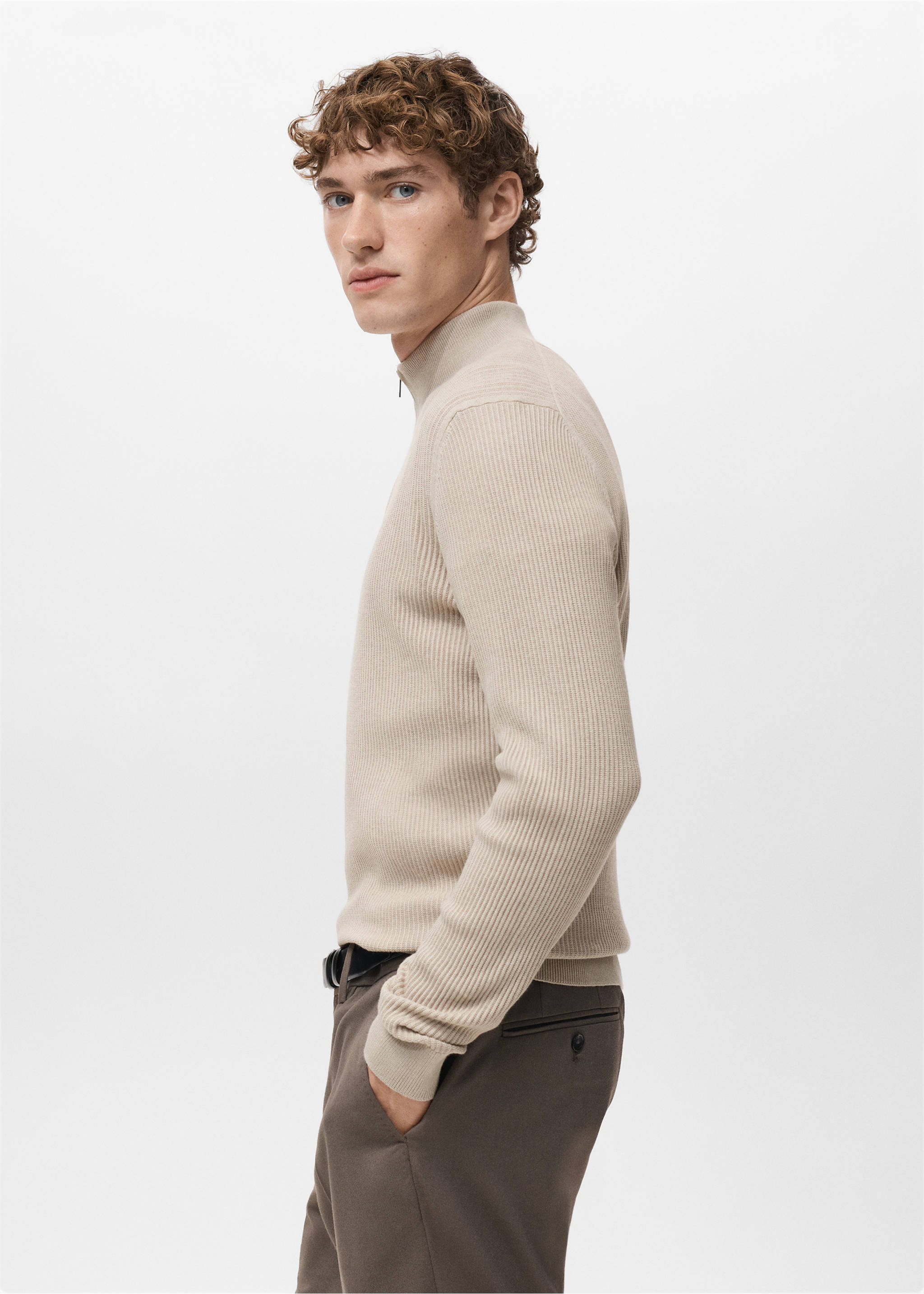 Beige ribbed knit jersey with a high collar and short front zip., Beige. Ref: 27041283-00.