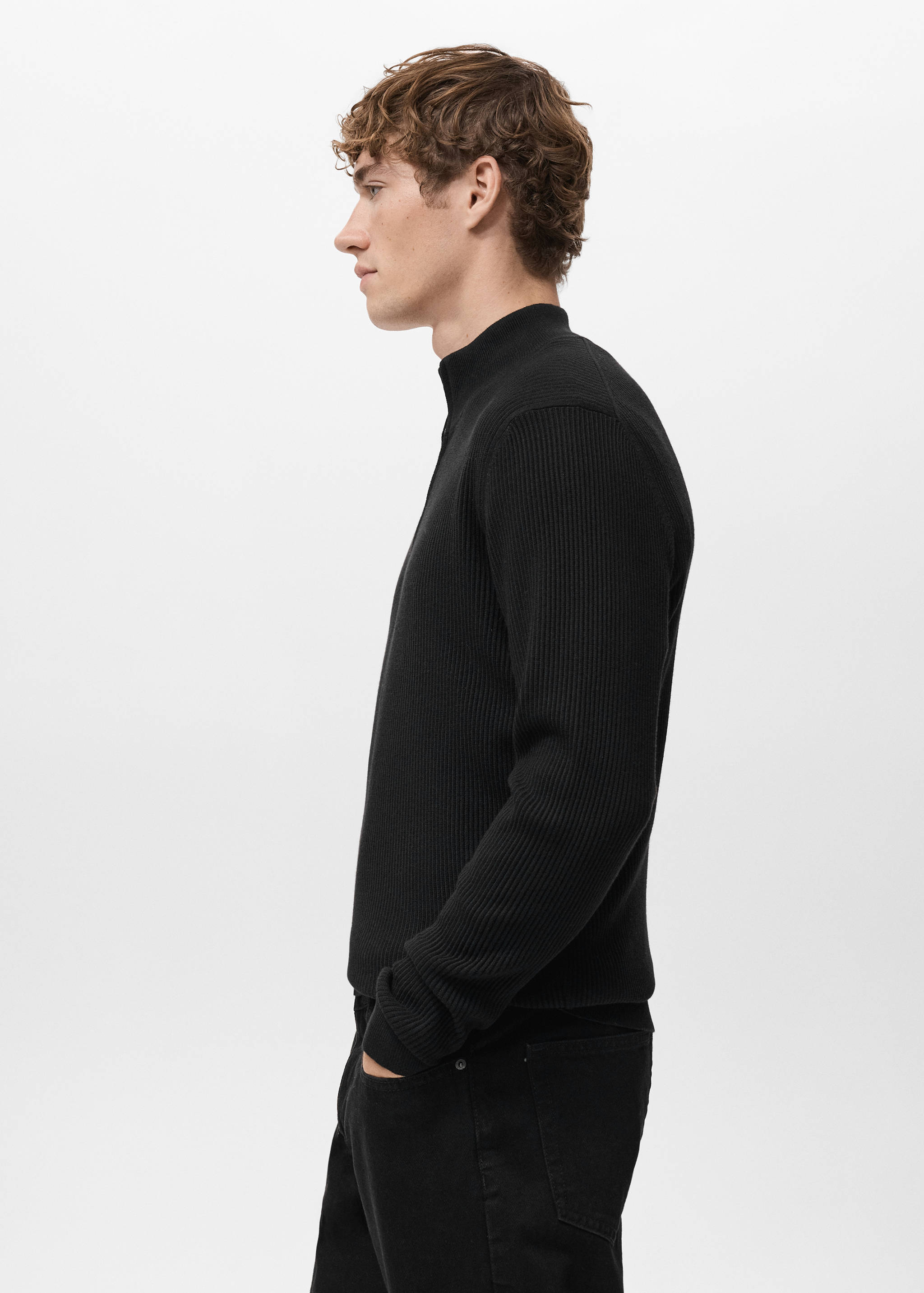 Black ribbed zip-neck jersey in a fitted silhouette.