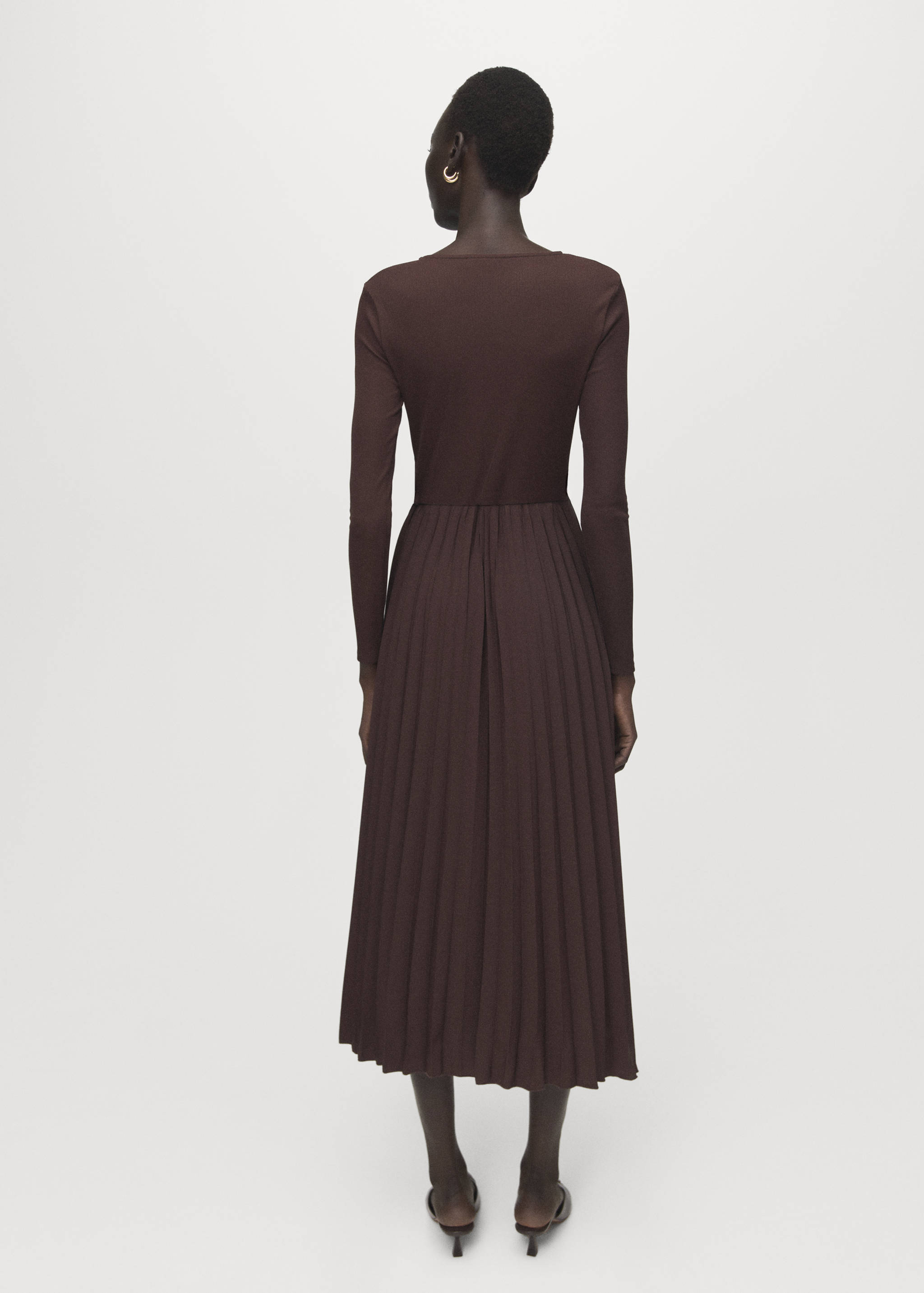 Vestit midi evasé cinturó - Revers de l'article