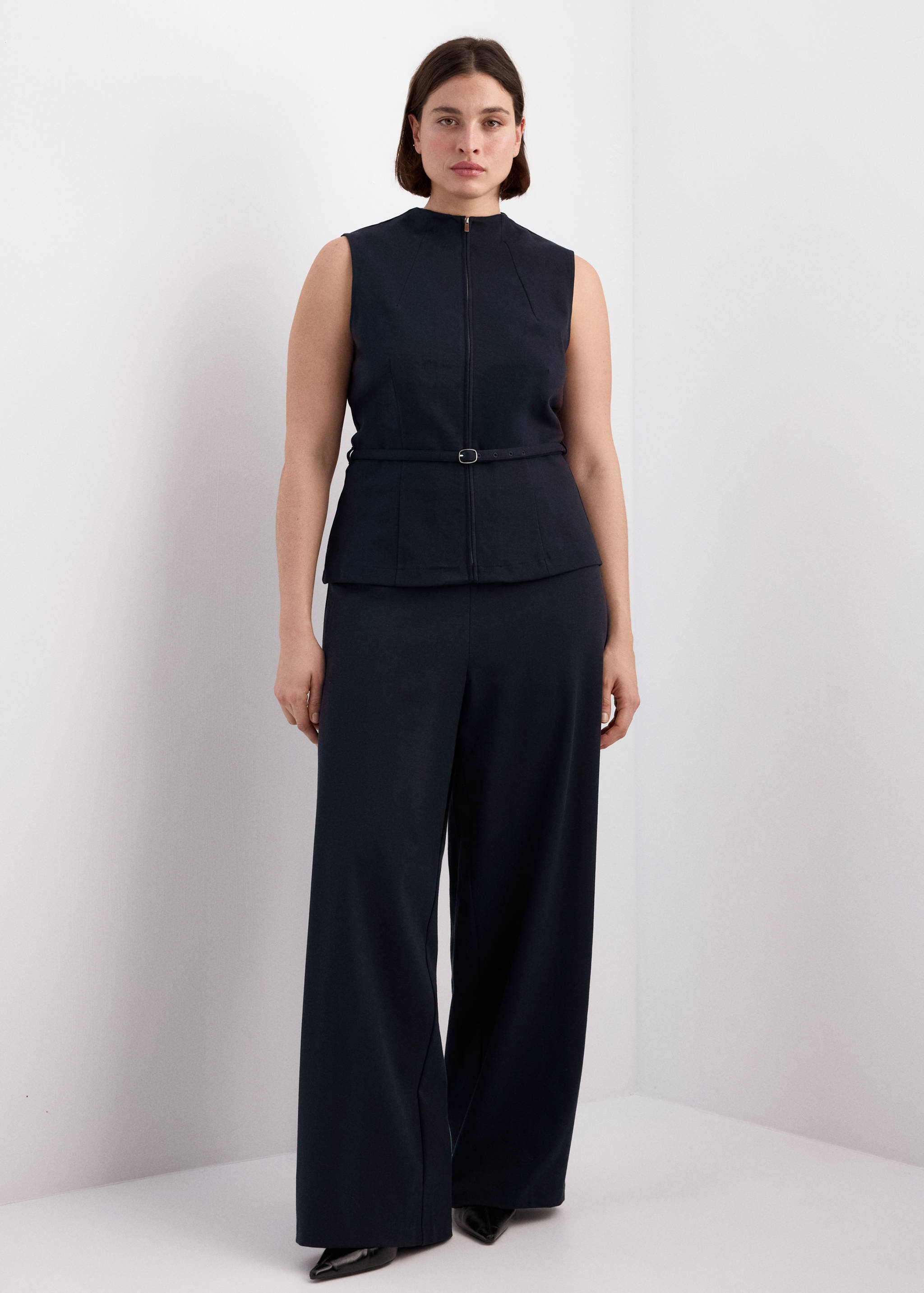 Zipper fitted waistcoat - Details of the article 6