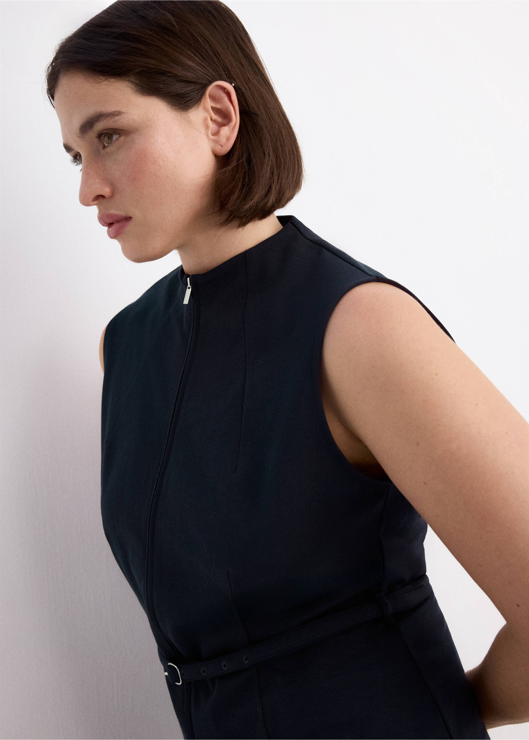 Zipper fitted waistcoat - Details of the article 4, Dark Navy. Ref: 27044079-00.