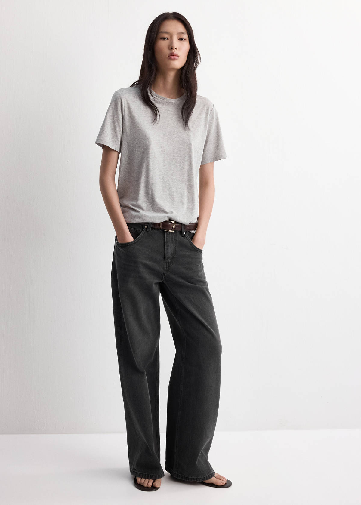 Mid-rise straight jeans
