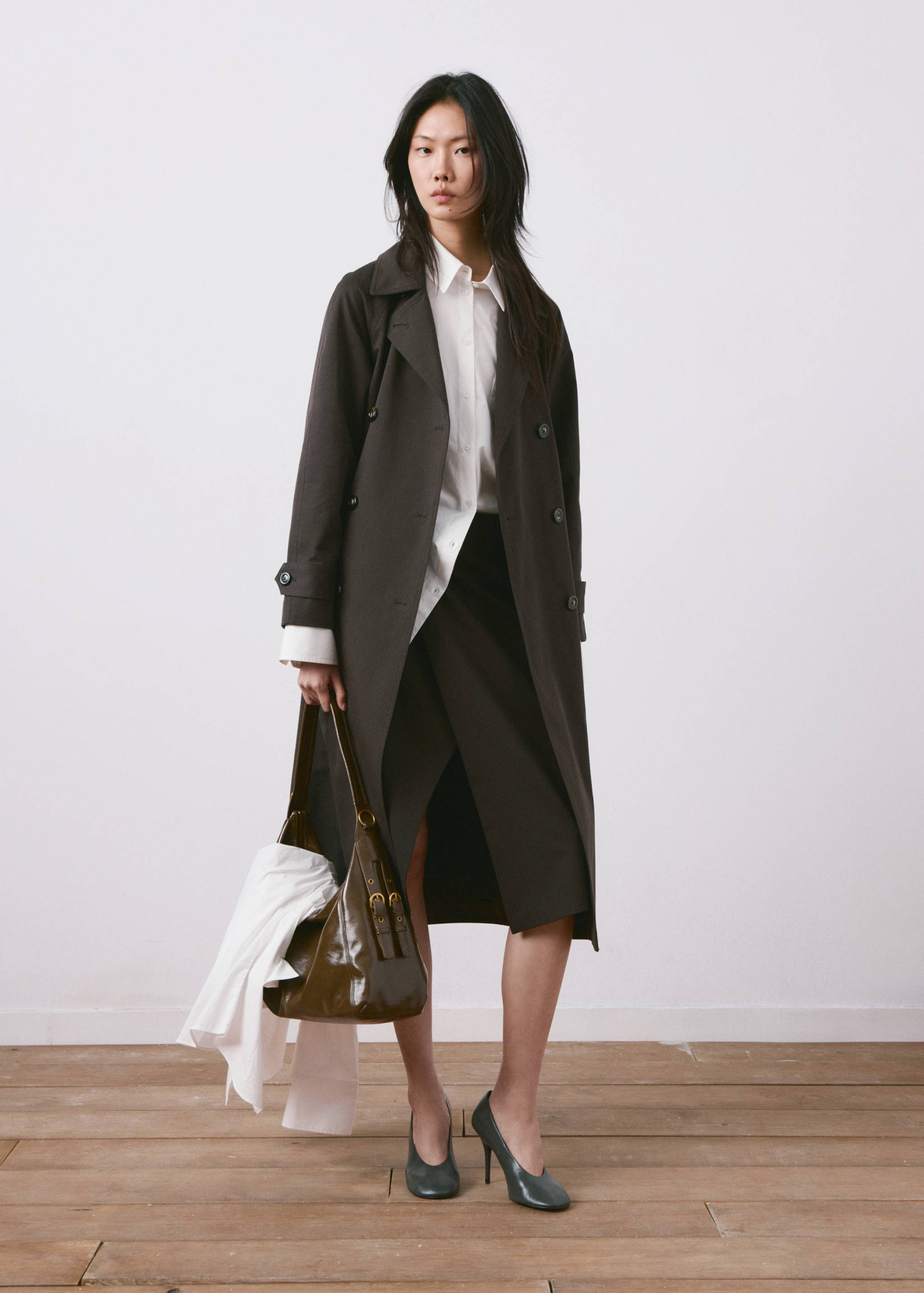 Long double-breasted trench coat - General plane