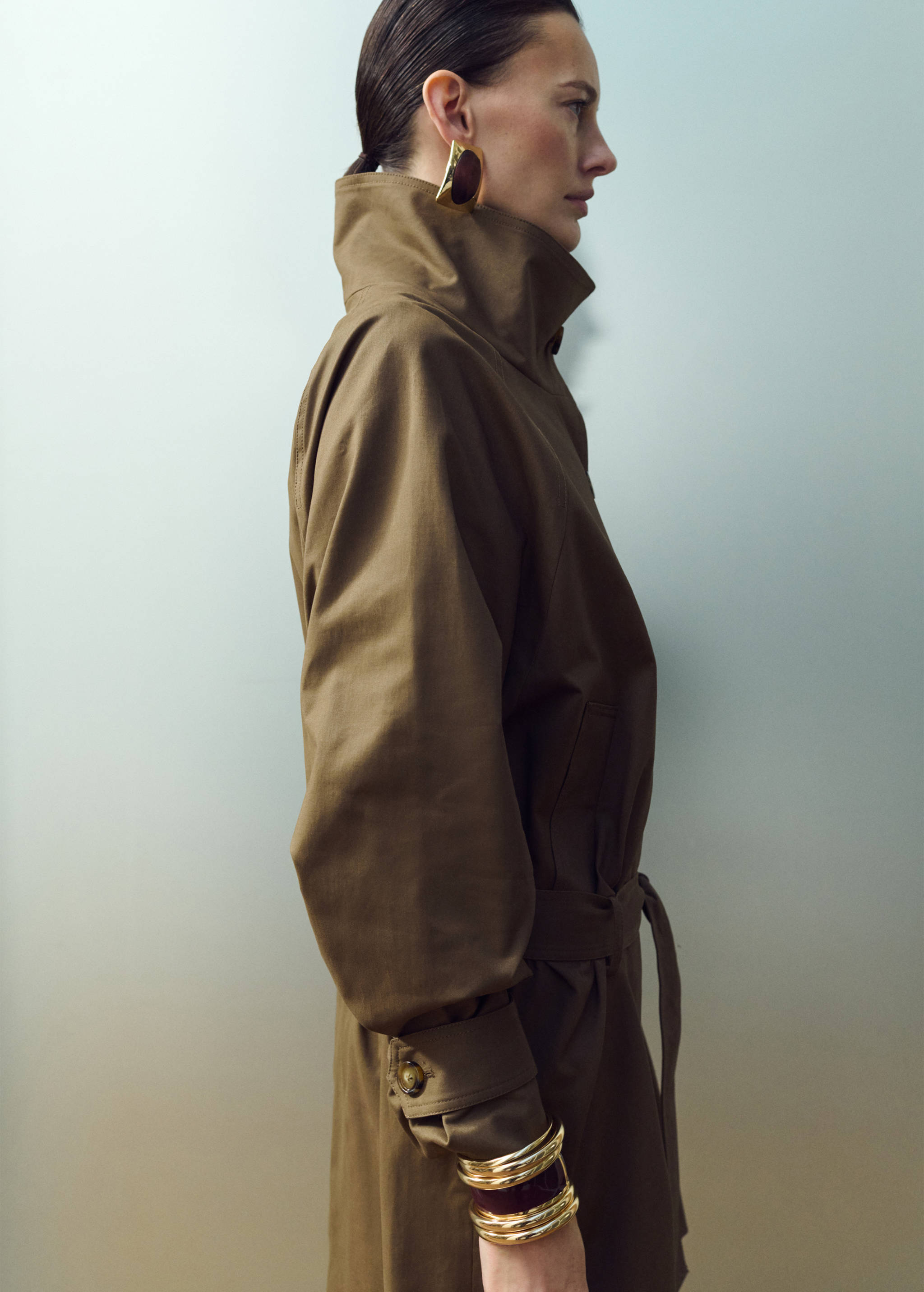 Funnel neck belted trench coat - Details of the article 3