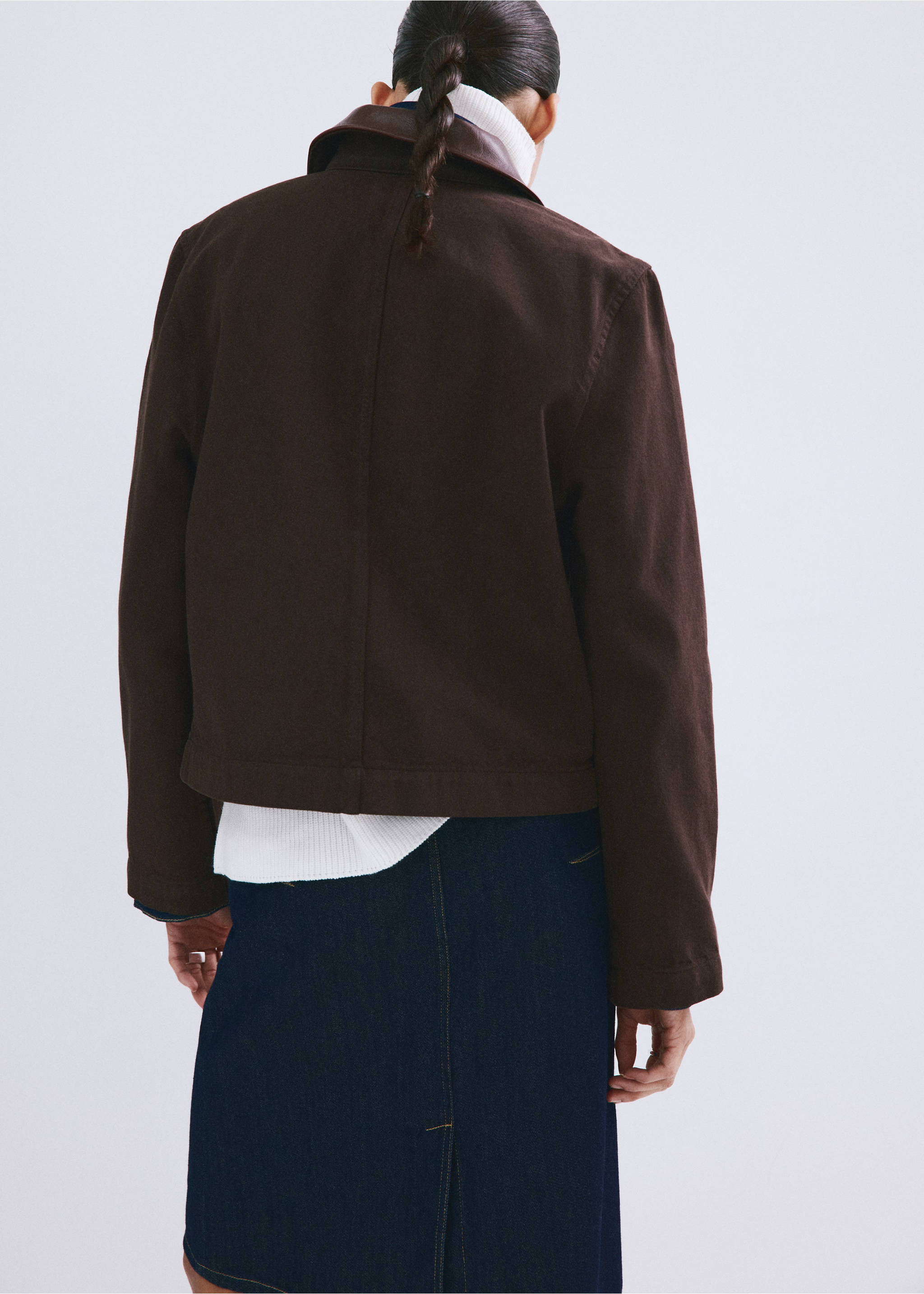 Dark brown cropped jacket, back view., Chocolate. Ref: 27045819-00.