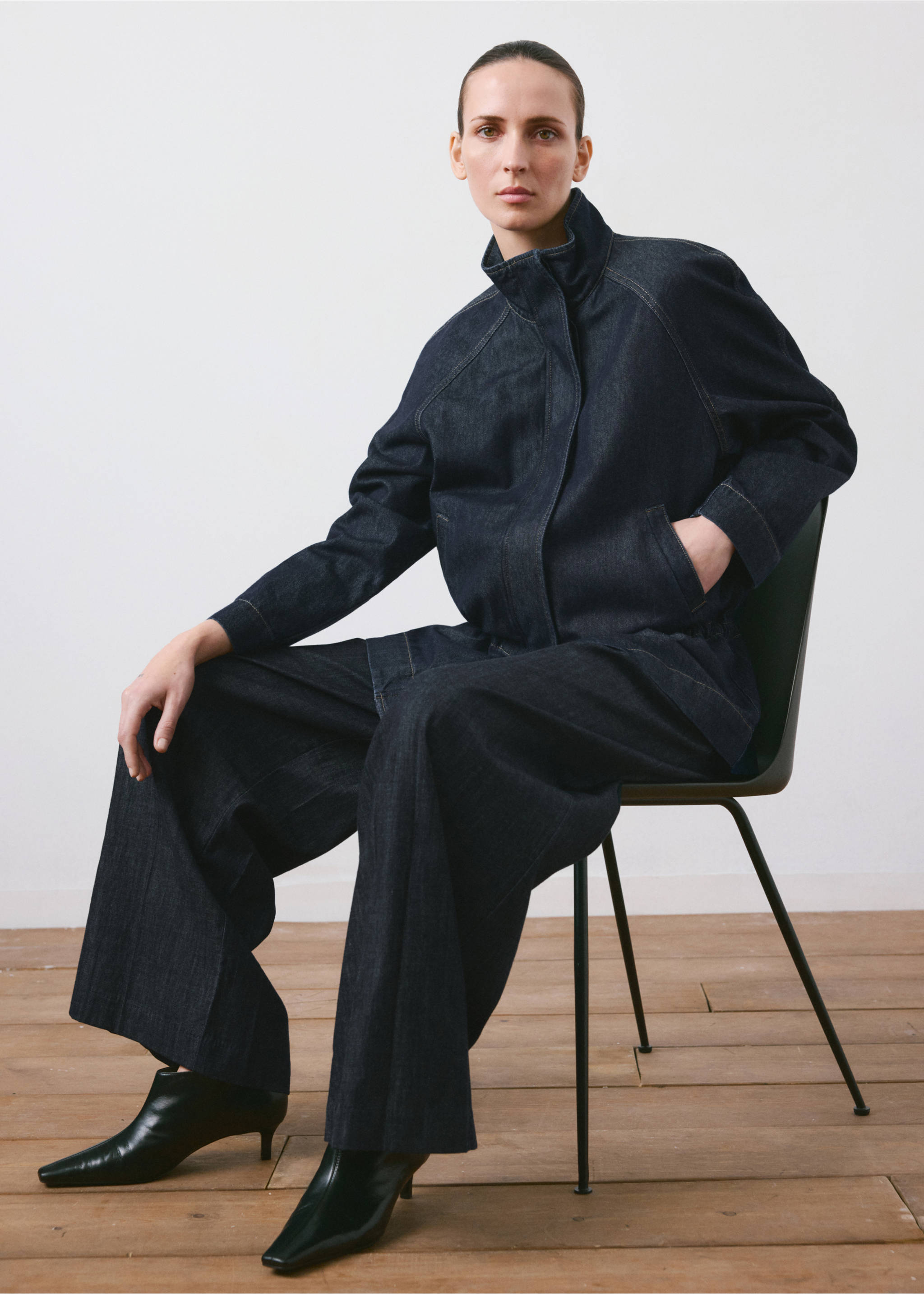 Wide leg denim trousers with belt loops - Details of the article 2, Open Blue. Ref: 27045823-00.