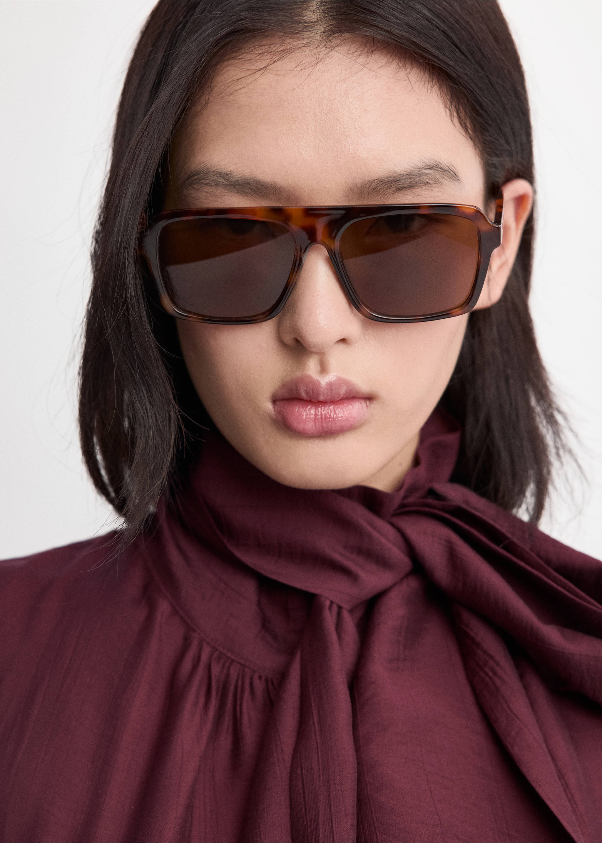 Long-sleeve blouse with a scarf collar - Details of the article 1, Maroon. Ref: 27045831-00.
