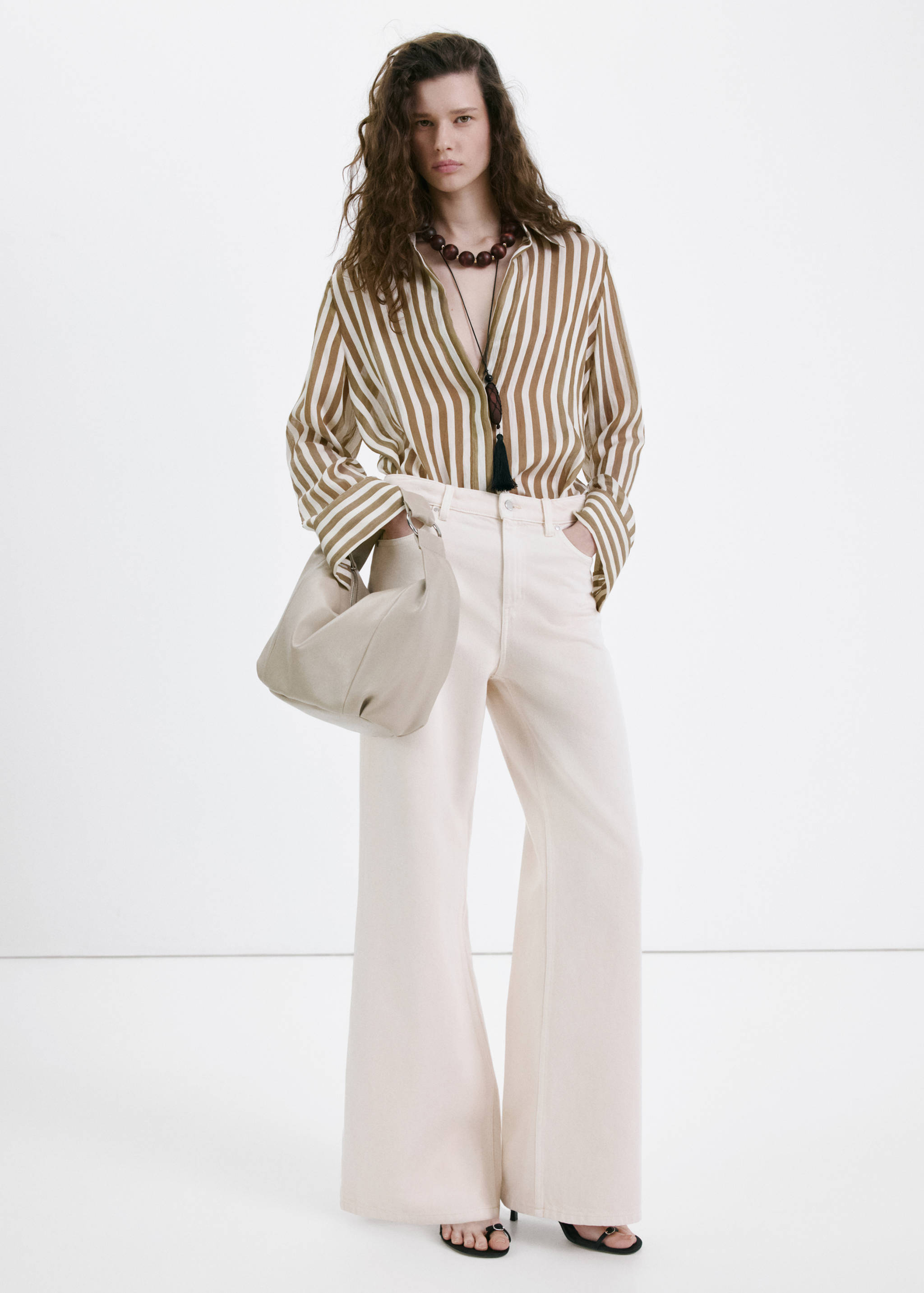 Wide leg mid-rise jeans - General plane