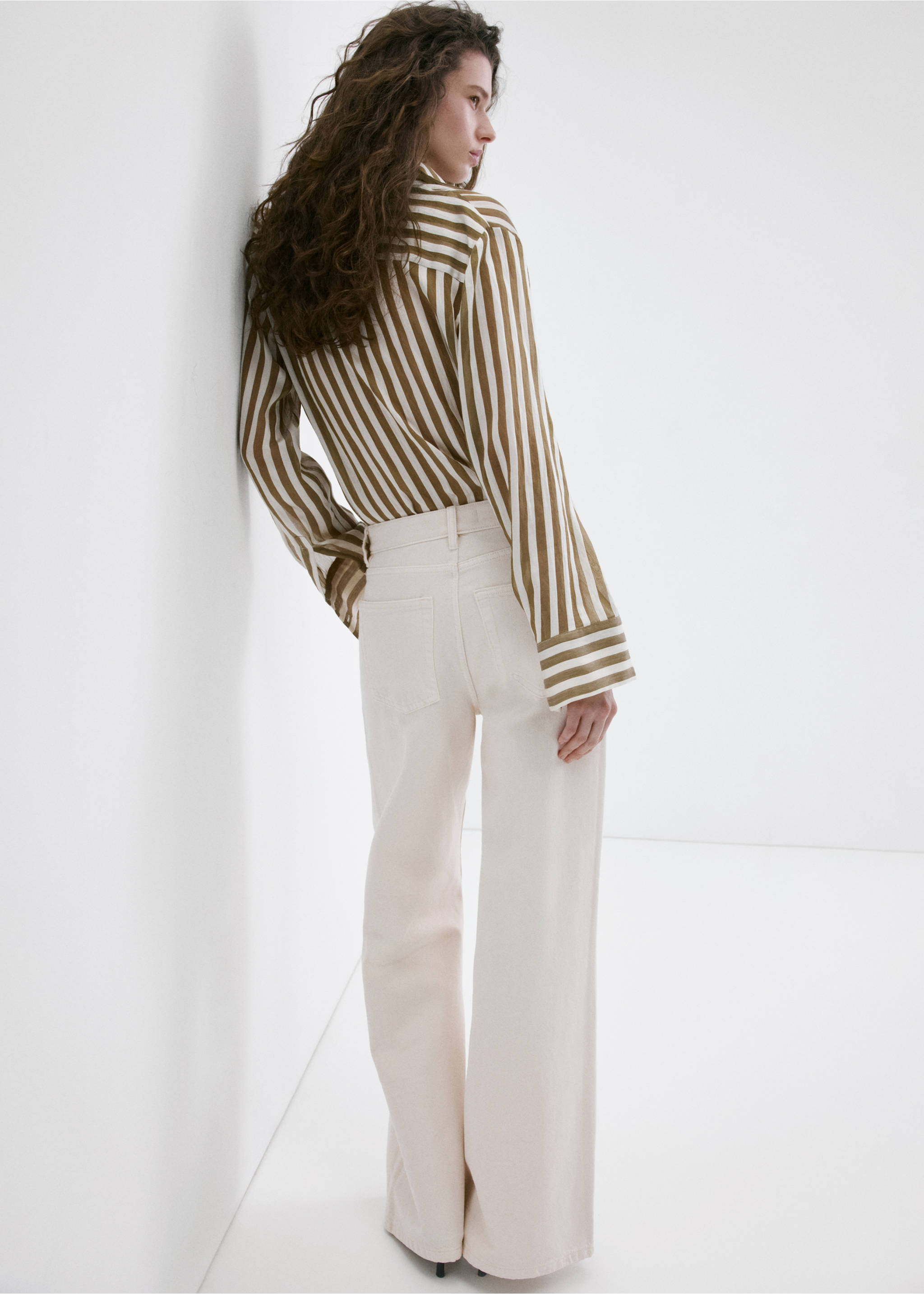 Wide leg mid-rise jeans - Reverse of the article, Off White. Ref: 27047140-00.