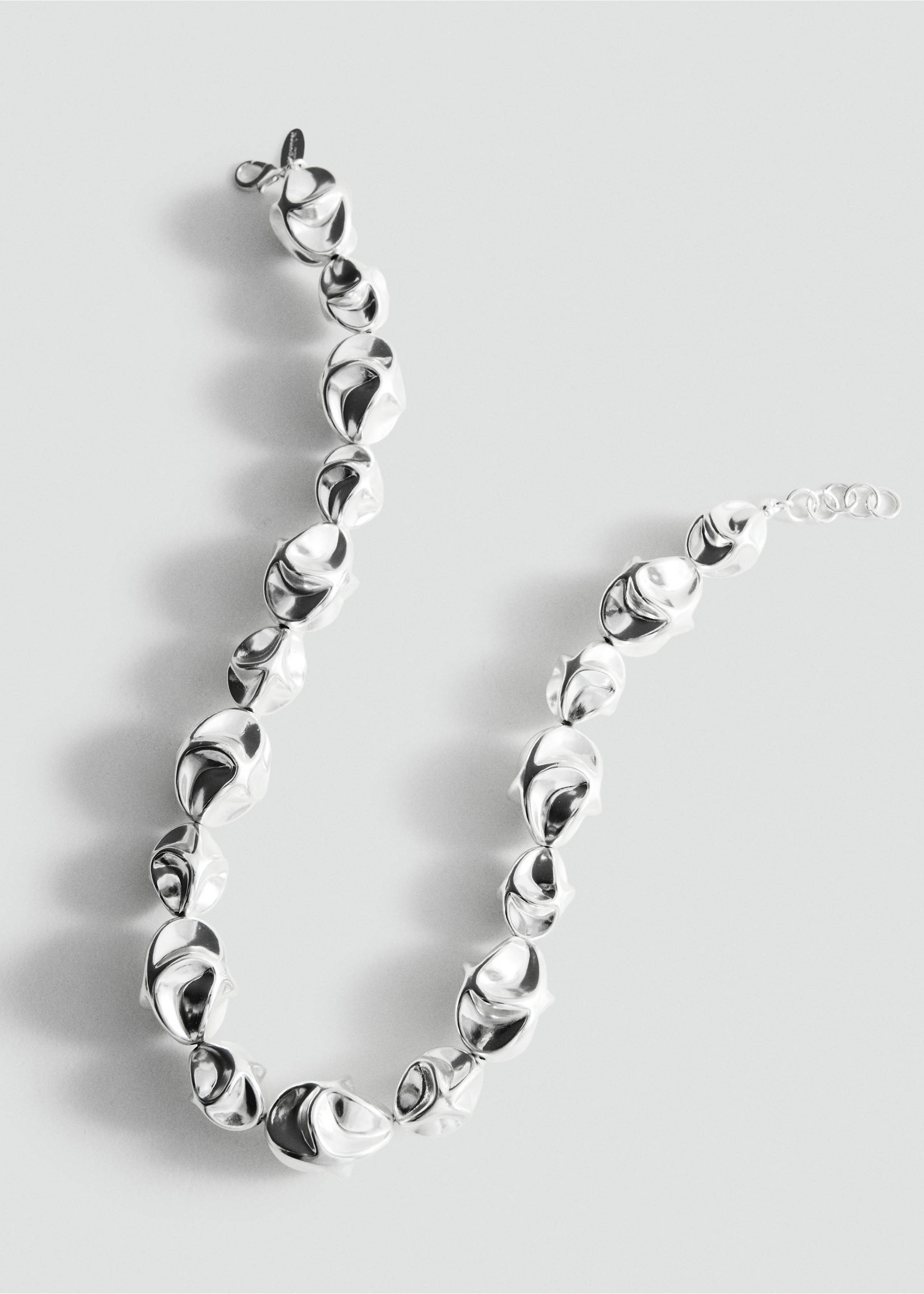 Silver-coloured metallic necklace with irregular faceted beads., Silver. Ref: 27047798-00.