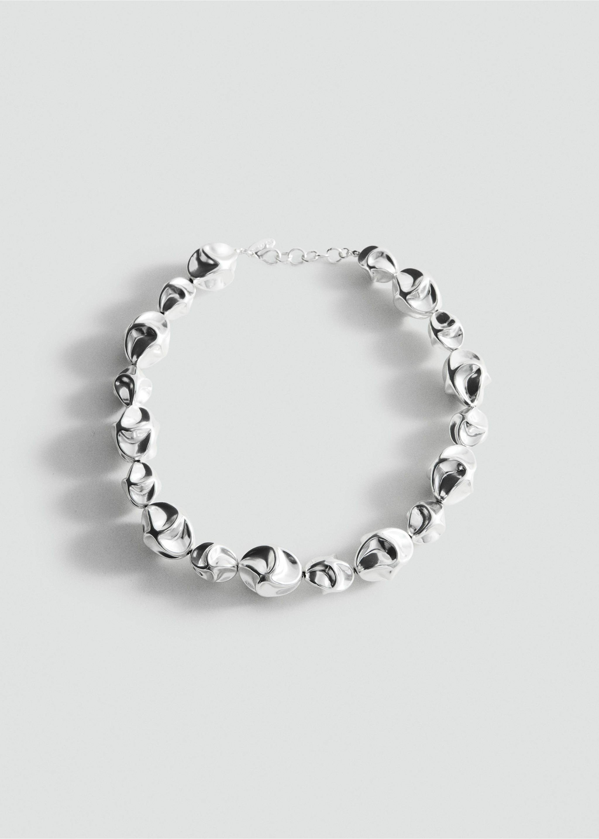 Silver metallic collar necklace with irregular organic links., Silver. Ref: 27047798-00.