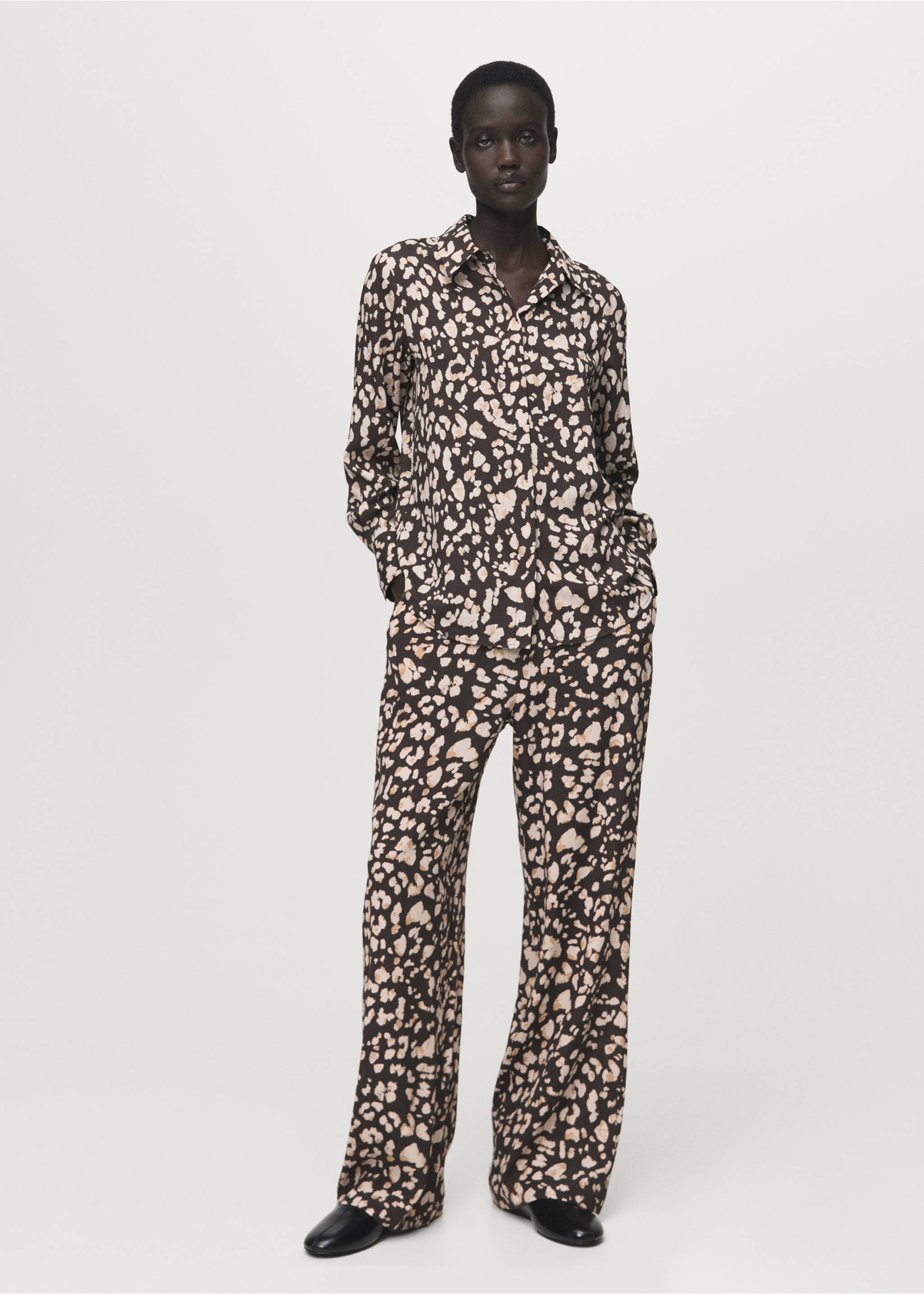 Brown and beige animal print shirt with a classic collar and matching trousers., Brown. Ref: 27051236-00.