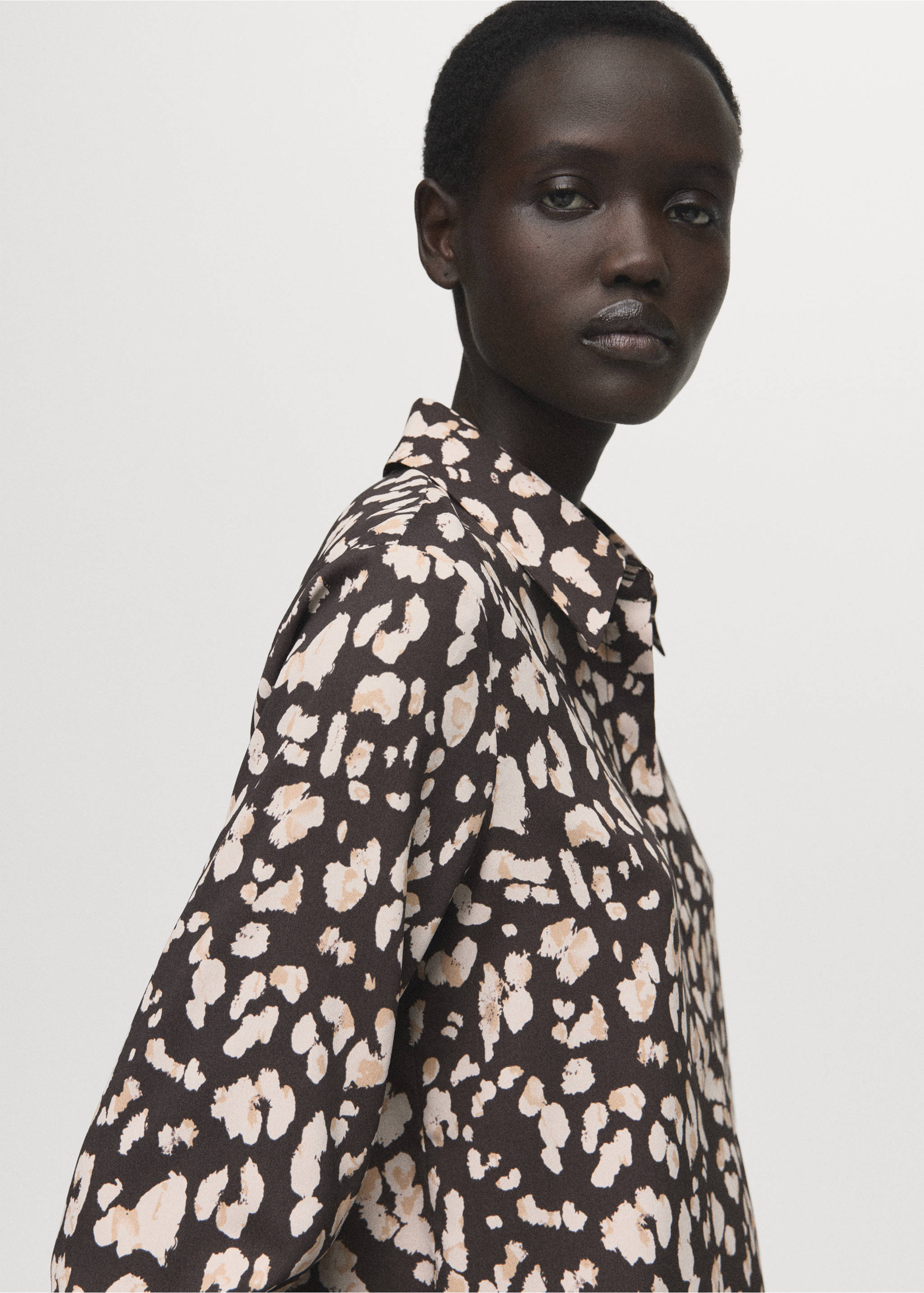 Long-sleeved shirt with a pointed collar and abstract animal print., Brown. Ref: 27051236-00.