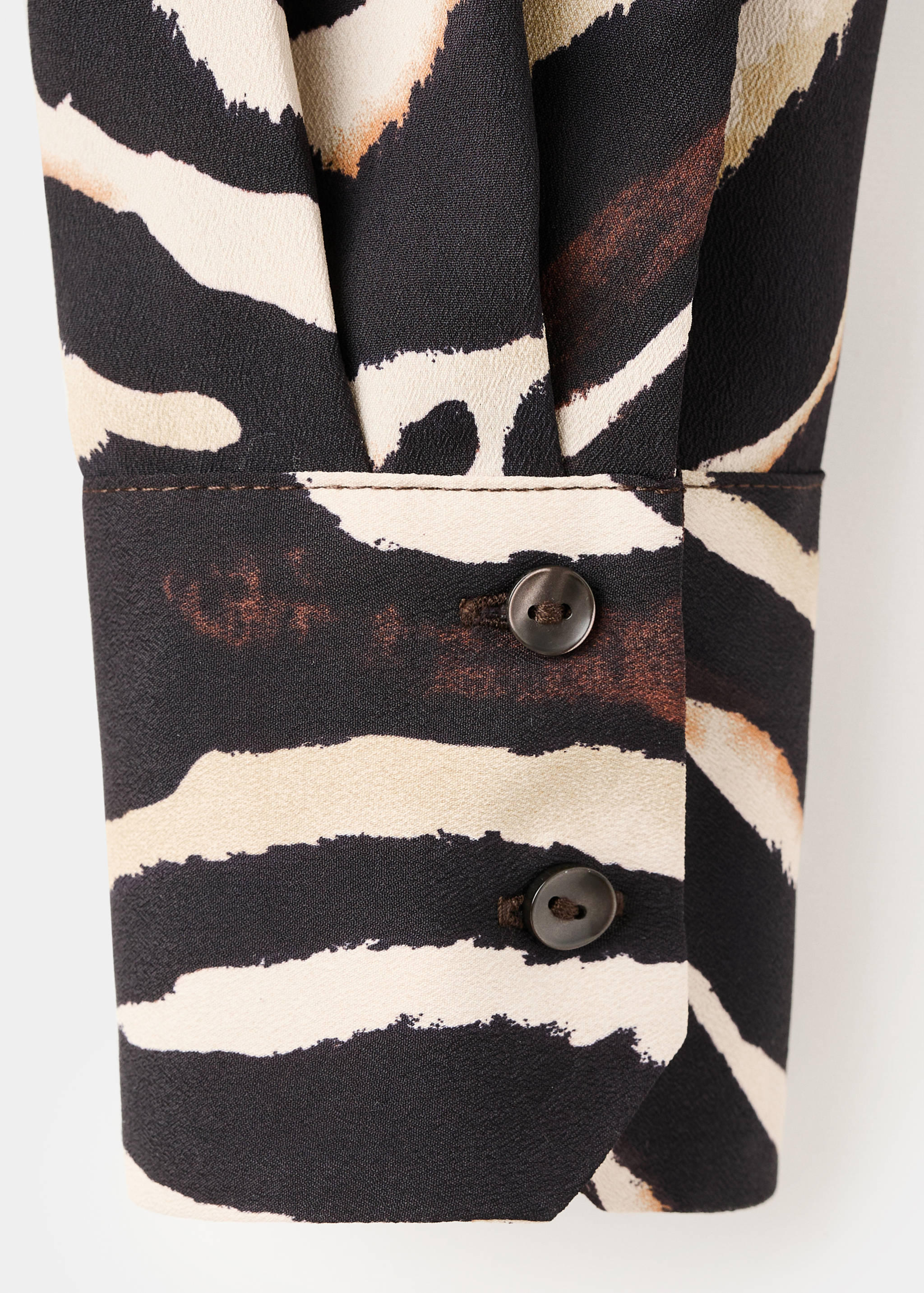 Printed straight shirt - Details of the article 0