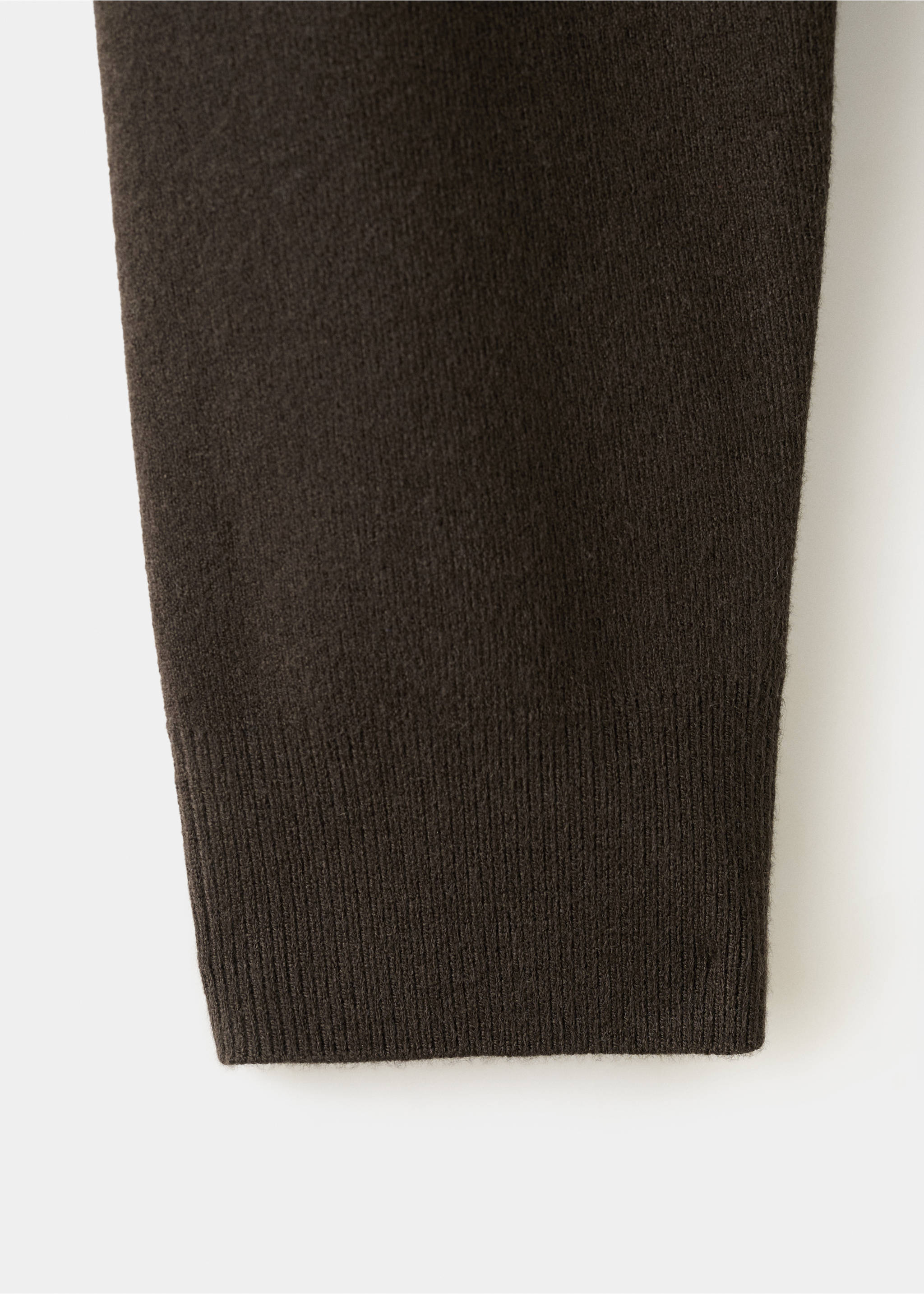 Kombinierter Pullover mit Hemdkragen - Detail des Artikels 0, Schokolade. Ref: 27051264-00.
